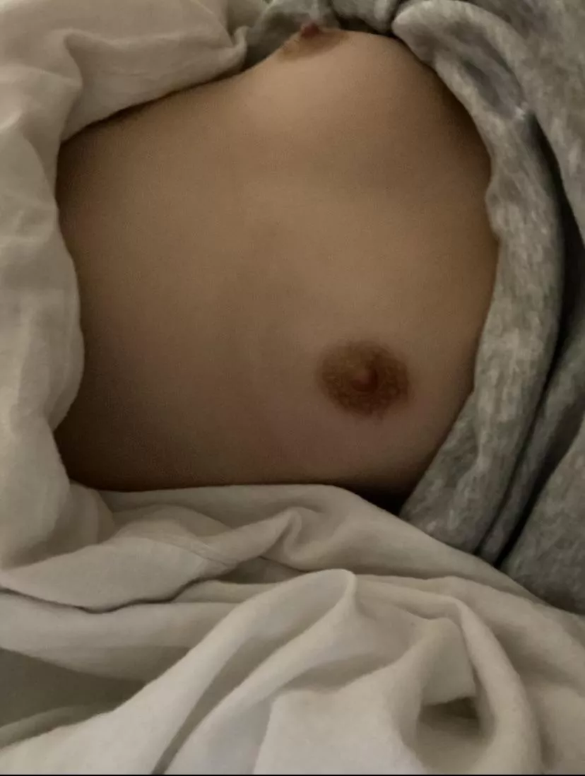 [18] everybody supporting small boobs help me get more comfortable posted by lillybambach