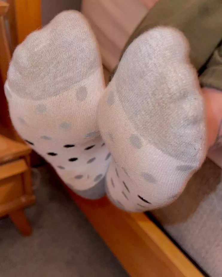 21[f]: how dirty should i allow these socks to get ♥️? posted by xonaughtyviolet