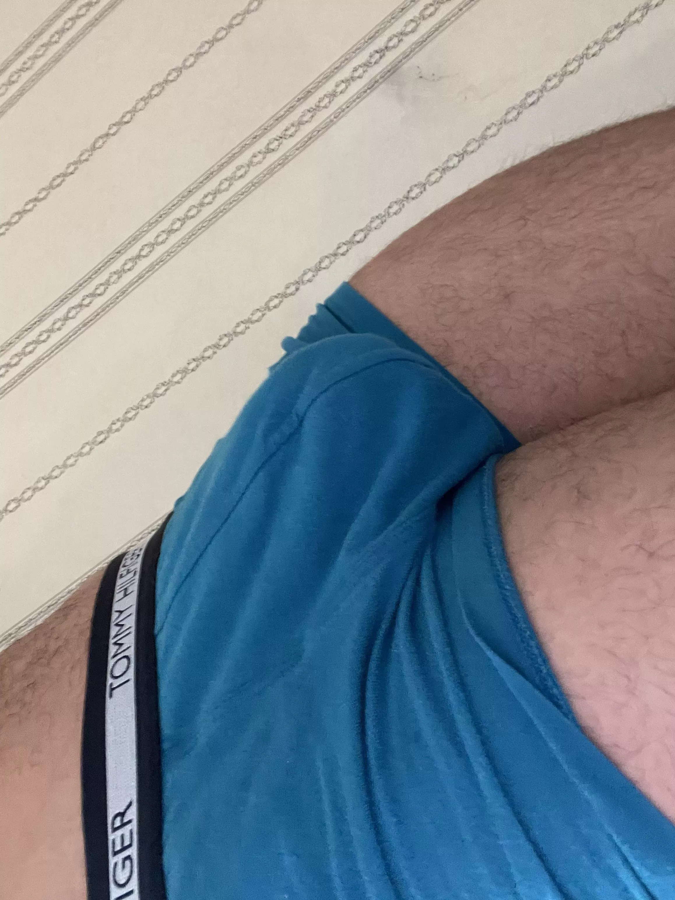 25m DMs are open ðŸ’¦ posted by thesecondyoungestbro