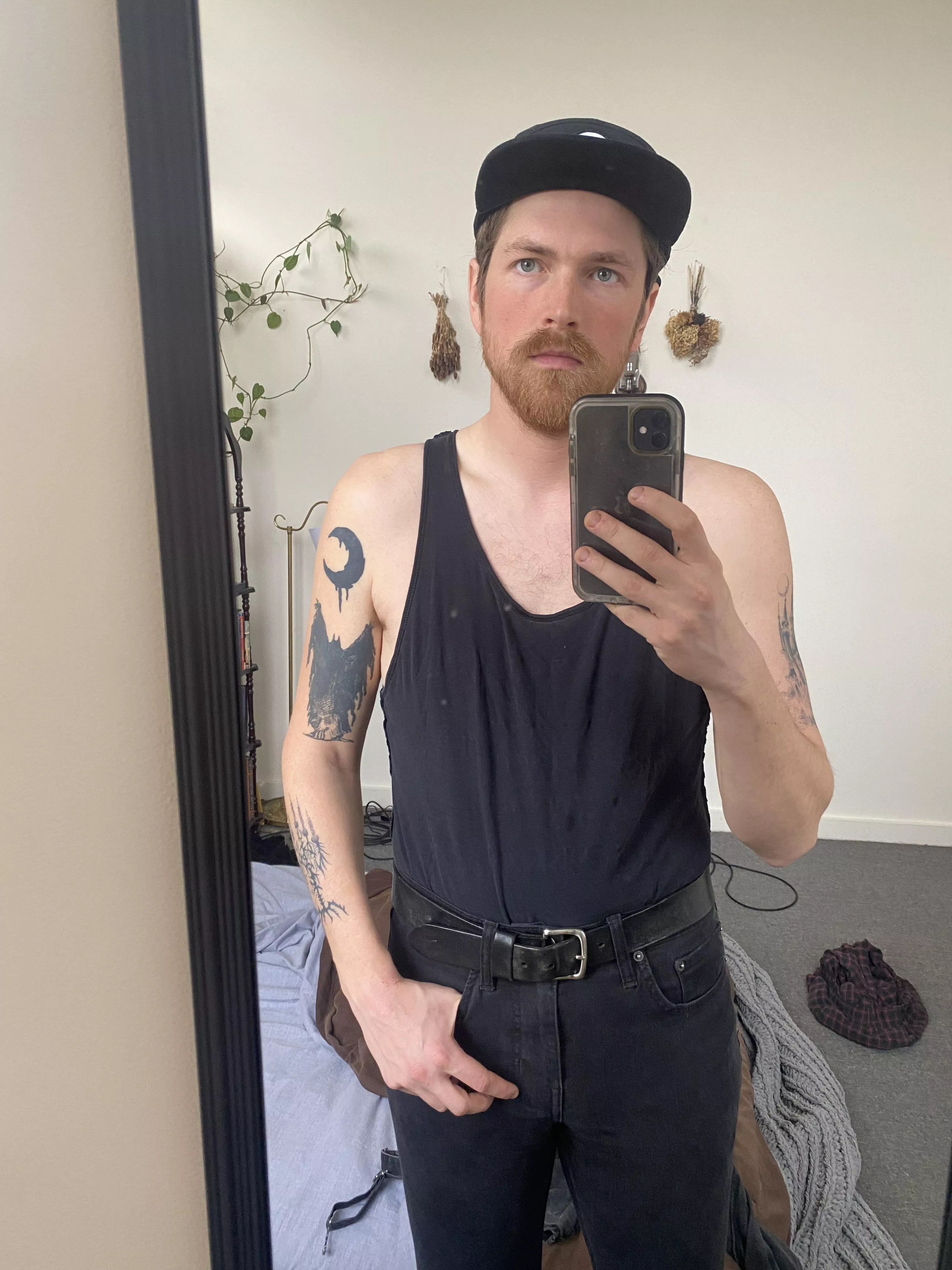 30 y/o queer veggie farmer in Vermont. How do I rate? posted by ph0rn1q8