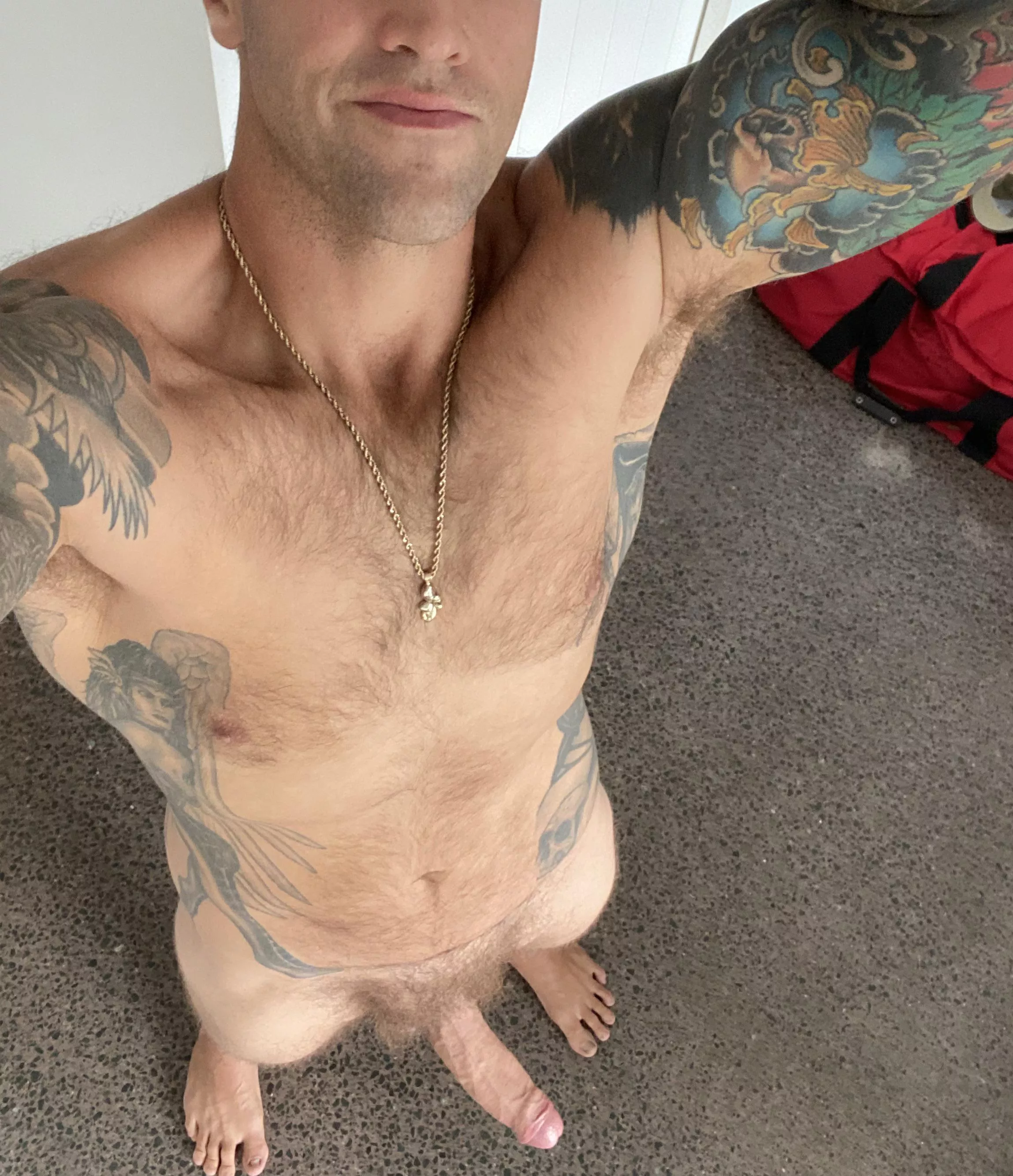 (35) Any ladies want to play with a 6â€™5â€ tall kiwi dad? posted by shavingfoam420