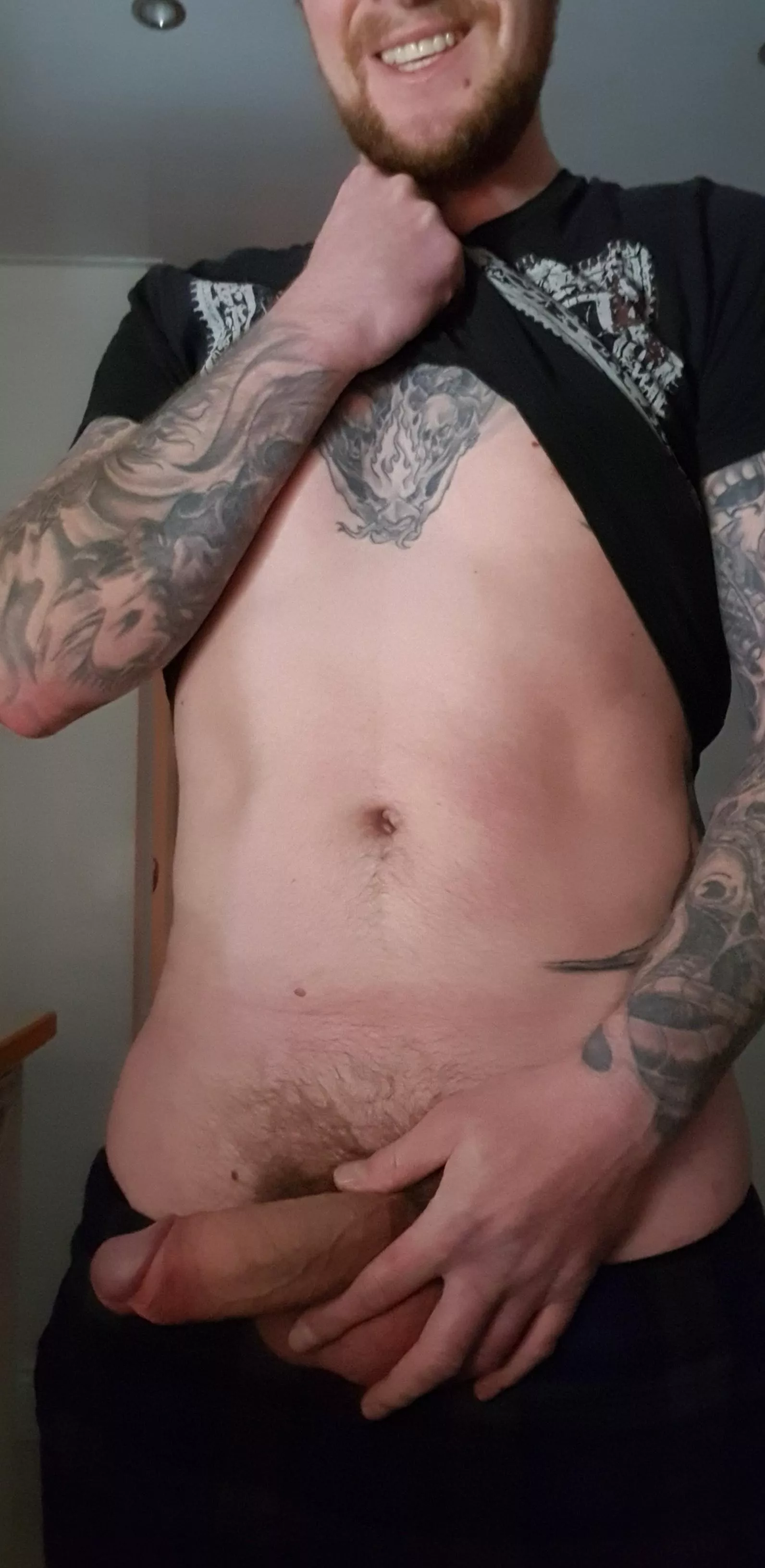 [35] Proper Dadbod! DMs Open! posted by TattedUpDude69