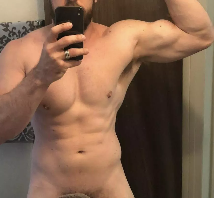 [36] would you taste my dad bod? posted by dadbodlife99