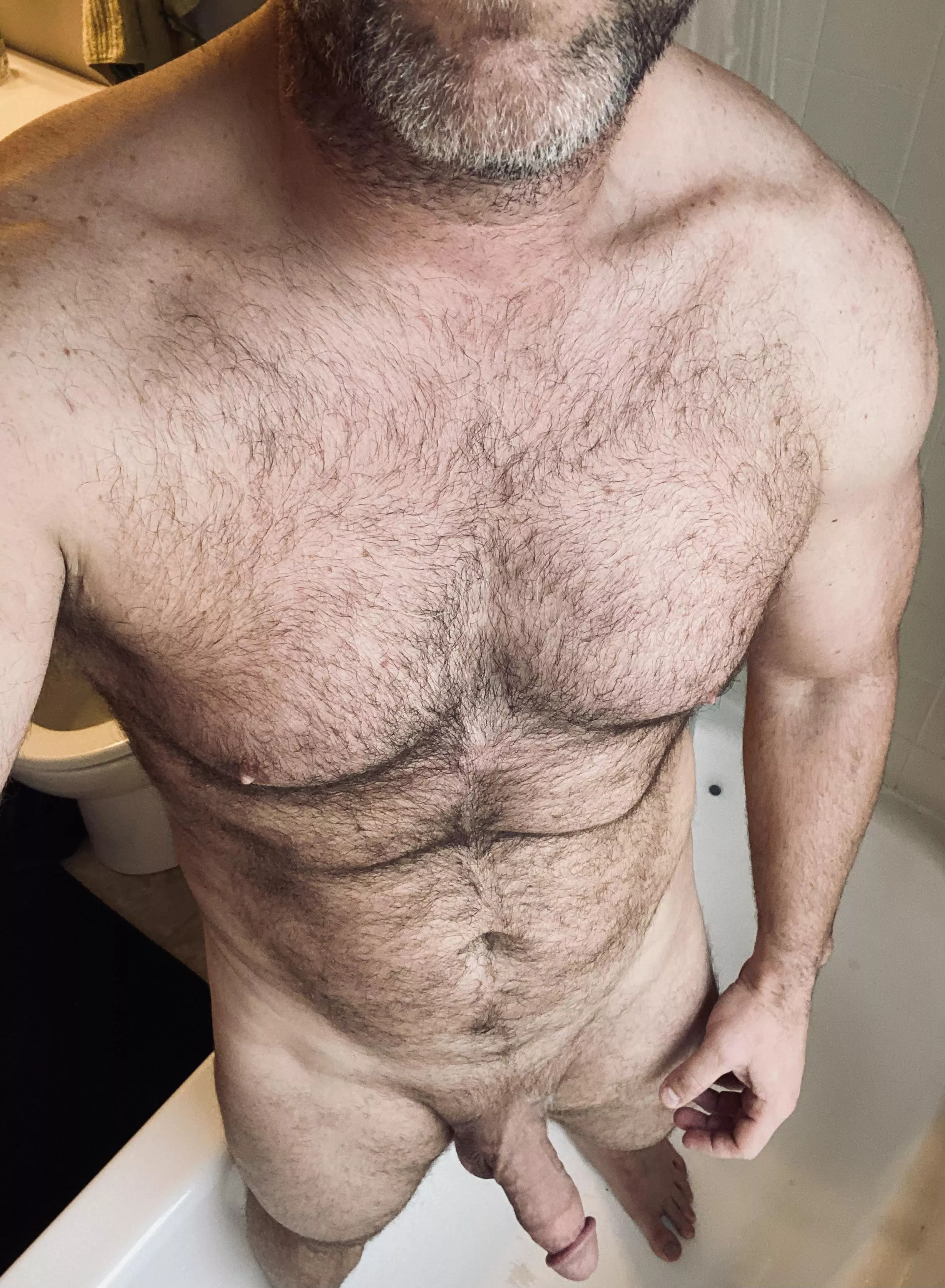 (40) who wants to join me in the shower? posted by singlexlmale