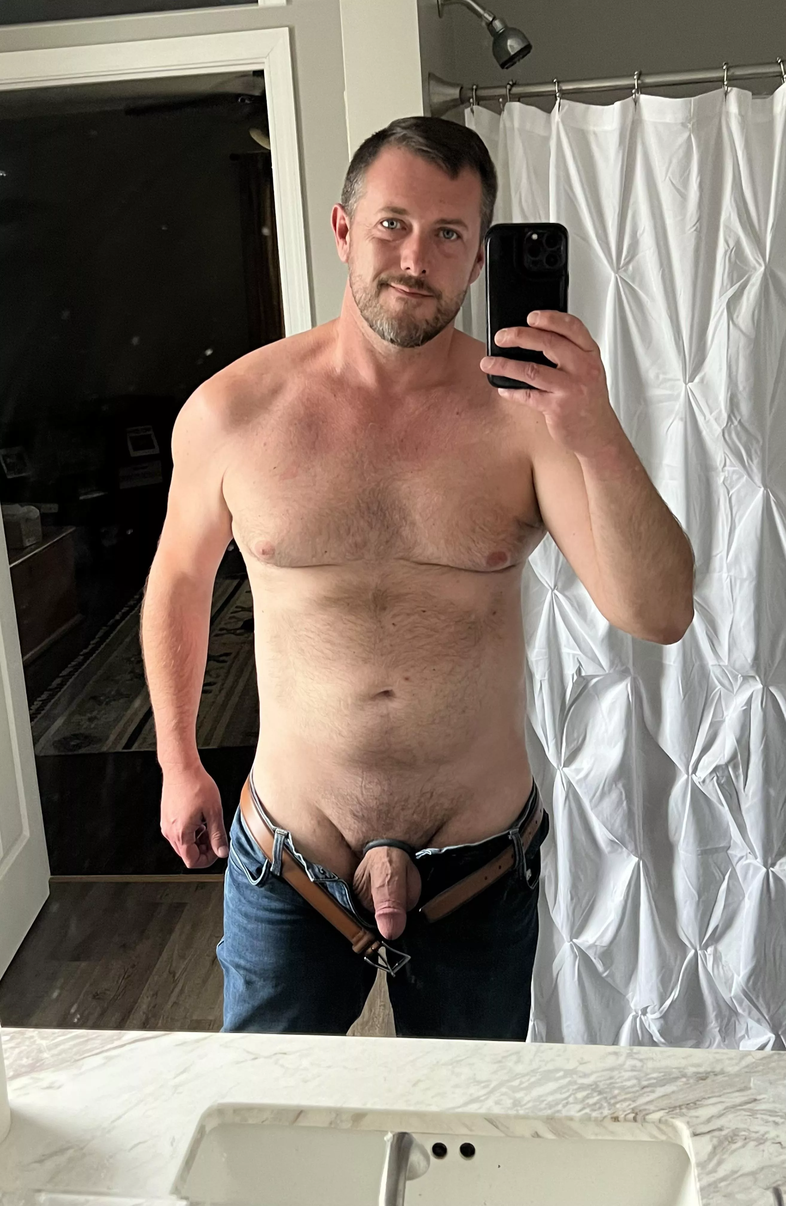 [40] Whoâ€™s up for some fun before I head back to work? posted by VAgay81