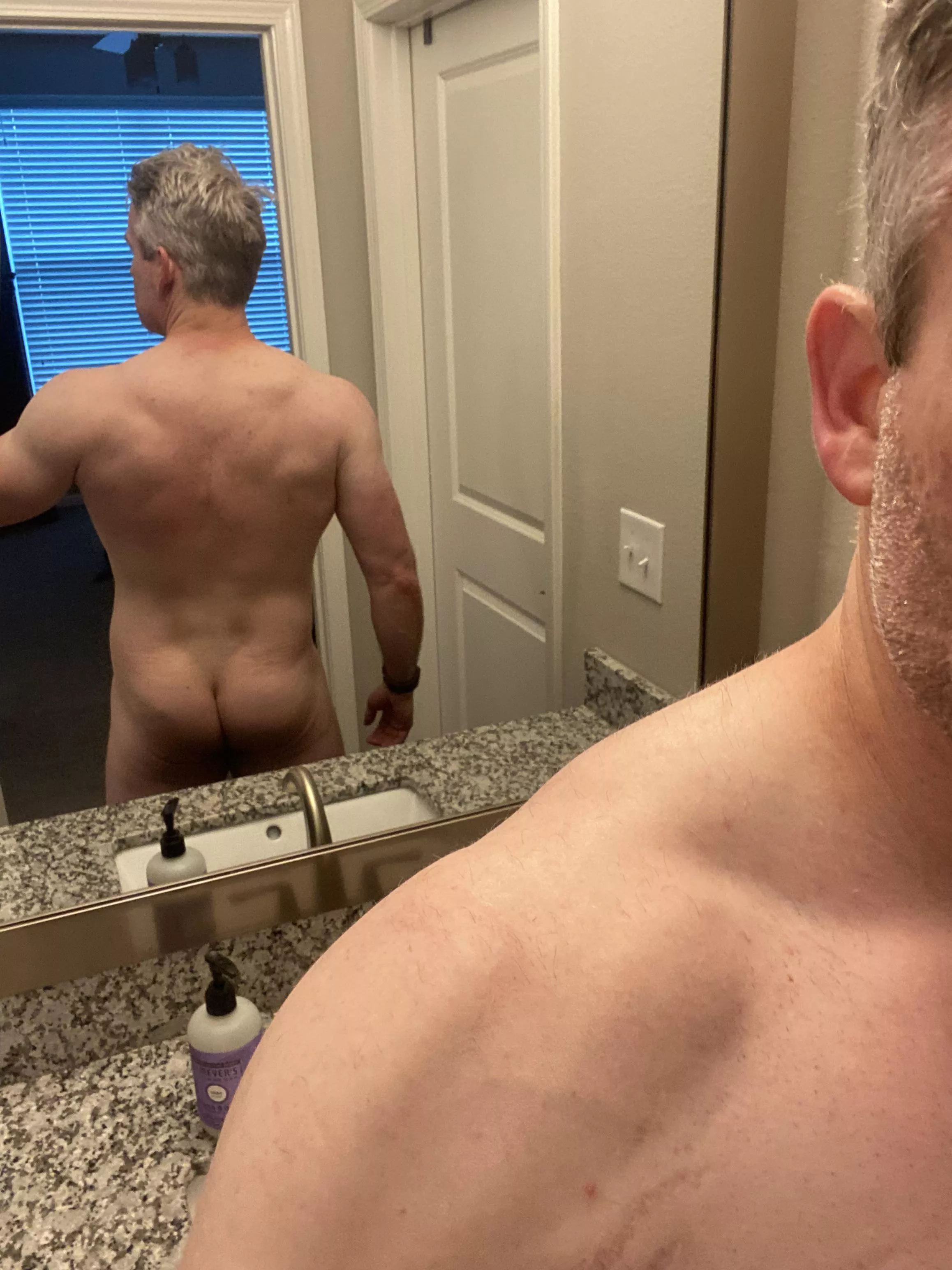 [41] About to hit this shower, anyone want to join and see the front?ðŸ˜‰ posted by howbouta3