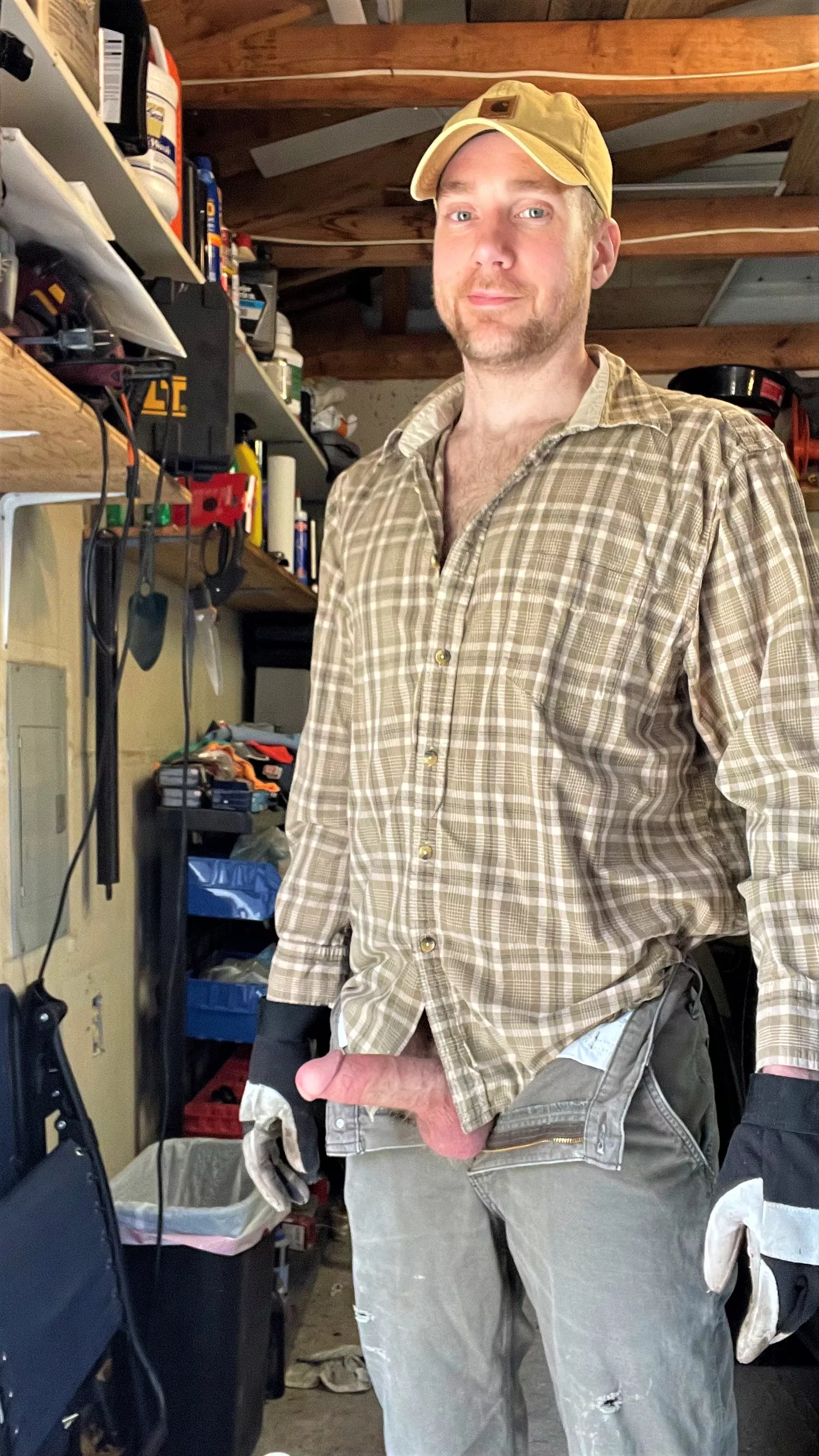 (41) I could use some help in the garage today. posted by ChainsawDust