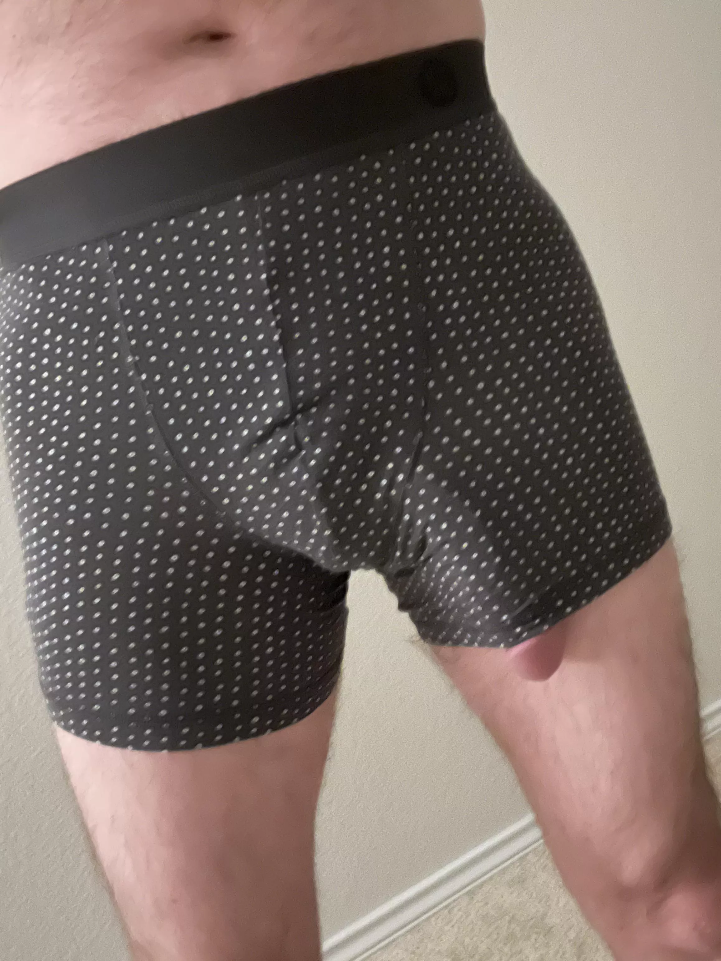 [45] Another day, another pair of boxers that arenâ€™t long enough ðŸ˜˜ posted by wellequipped8