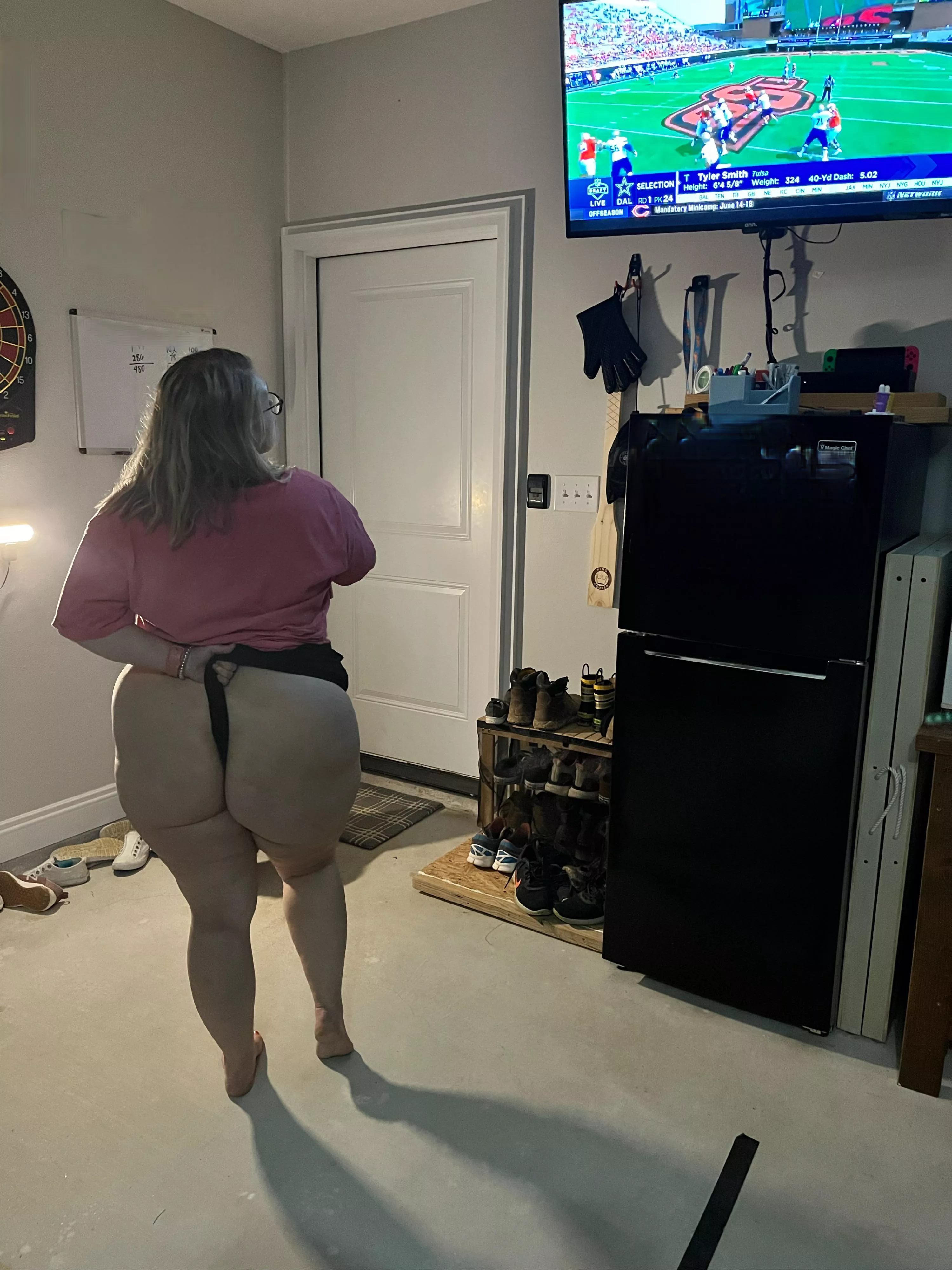 5â€™3 with a 55 inch ass posted by Th1ckn335