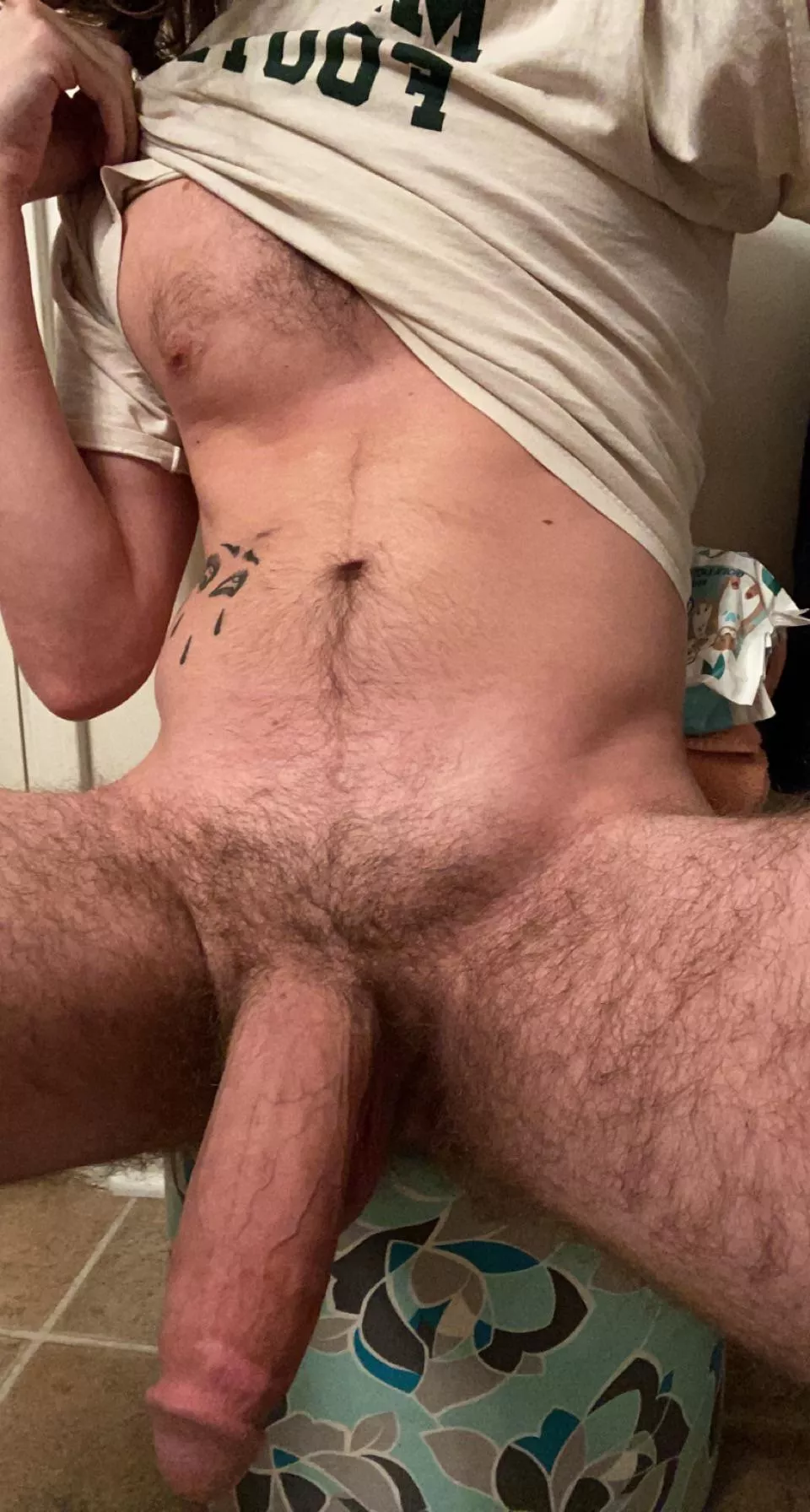 6â€™4â€ and my cock is just as big as me posted by xelaqtOF