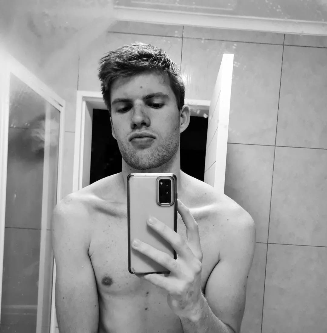 After shower selfie posted by marcellstefan