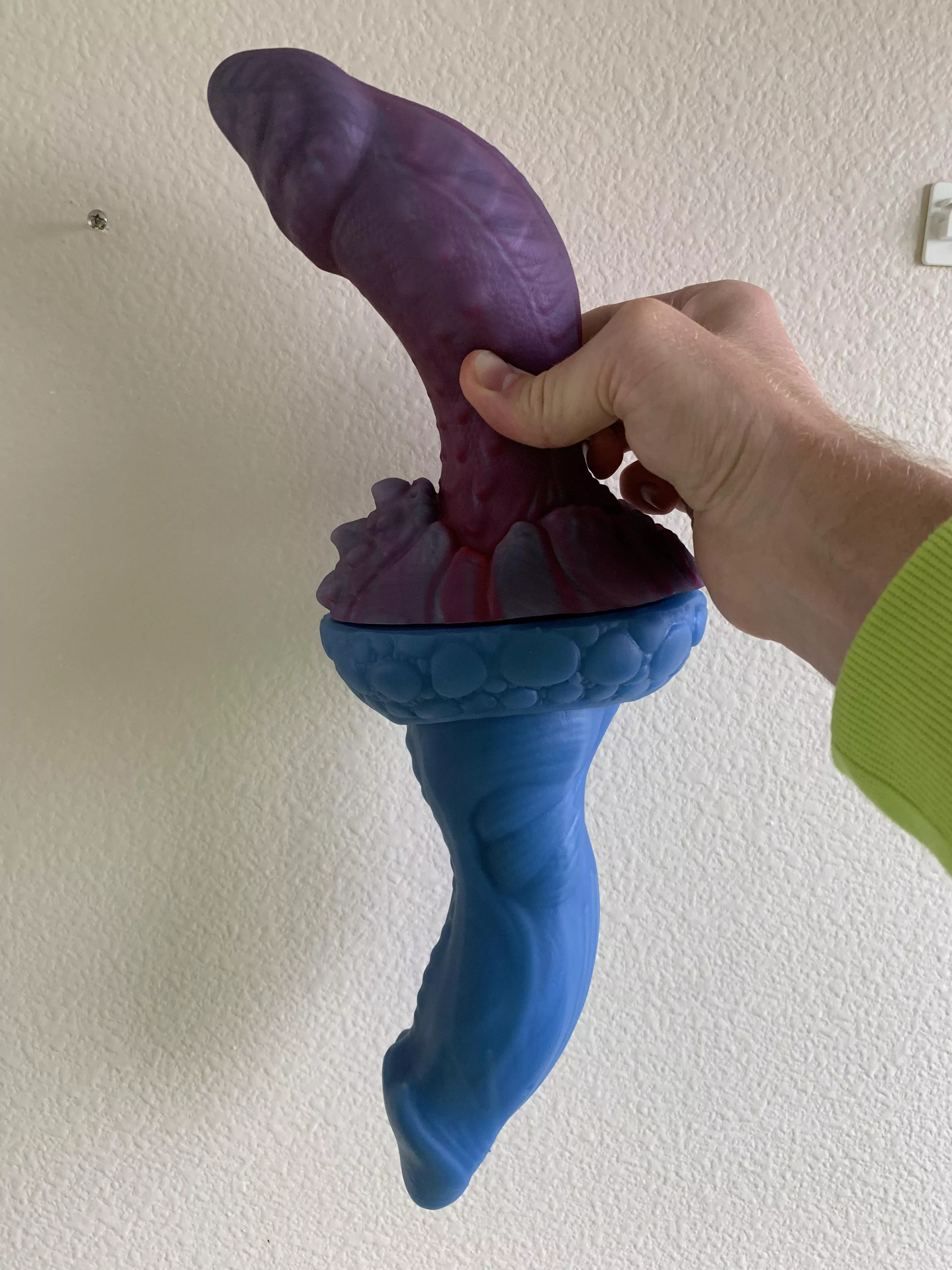 Anyone ever thought of this? One suction cup one smooth, seems to hold pretty well. posted by dragonrider_69