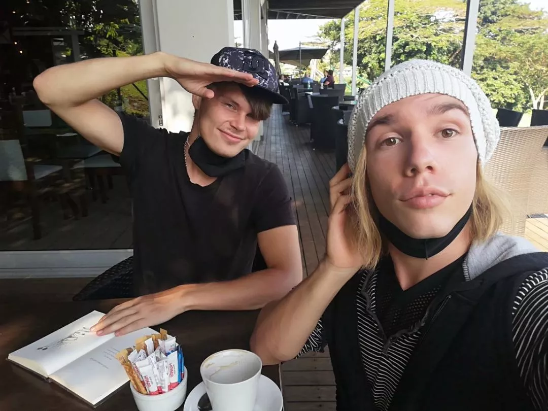 are we cute boyfriends? coffee dates for the win ☕❤️ posted by Local-Dish7067