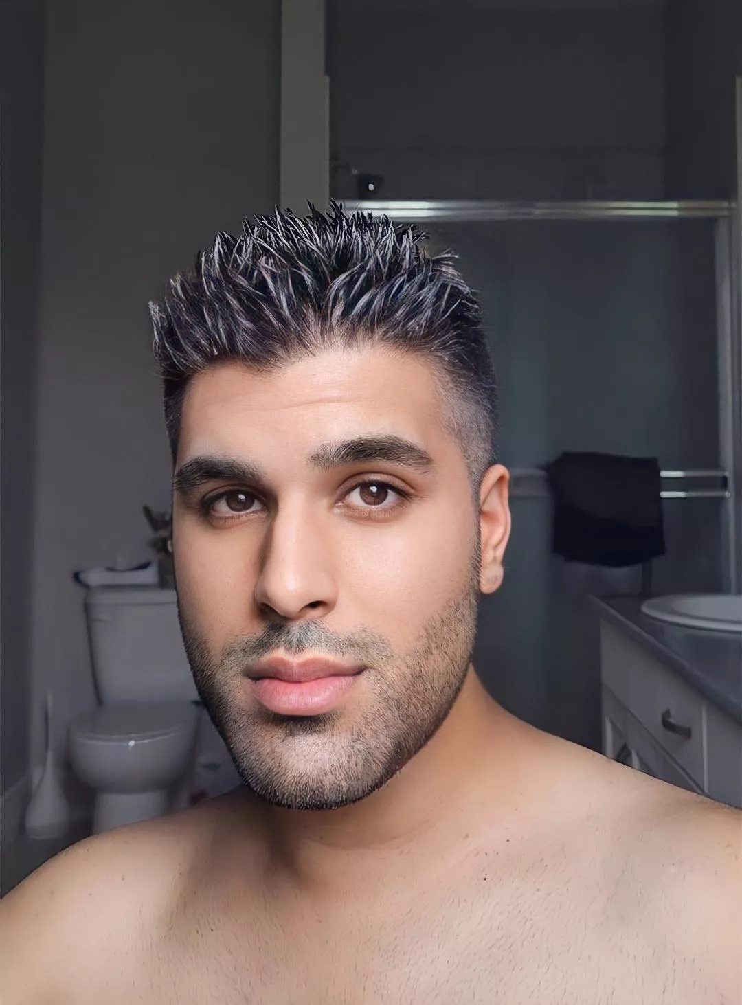 Bathroom lighting >>>>> posted by daymonjassal99