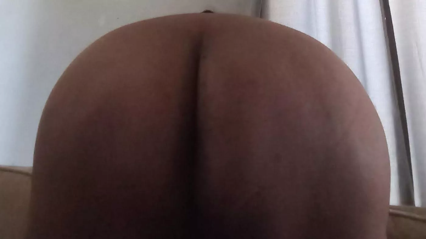 BBW milf bubble butt I love to have it worshipped cum for me to make me a happy milf posted by sexyxicana17