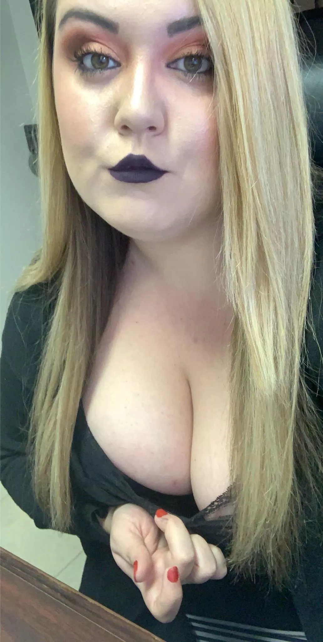 Big tiddy goth gf vibes? posted by shyandthings