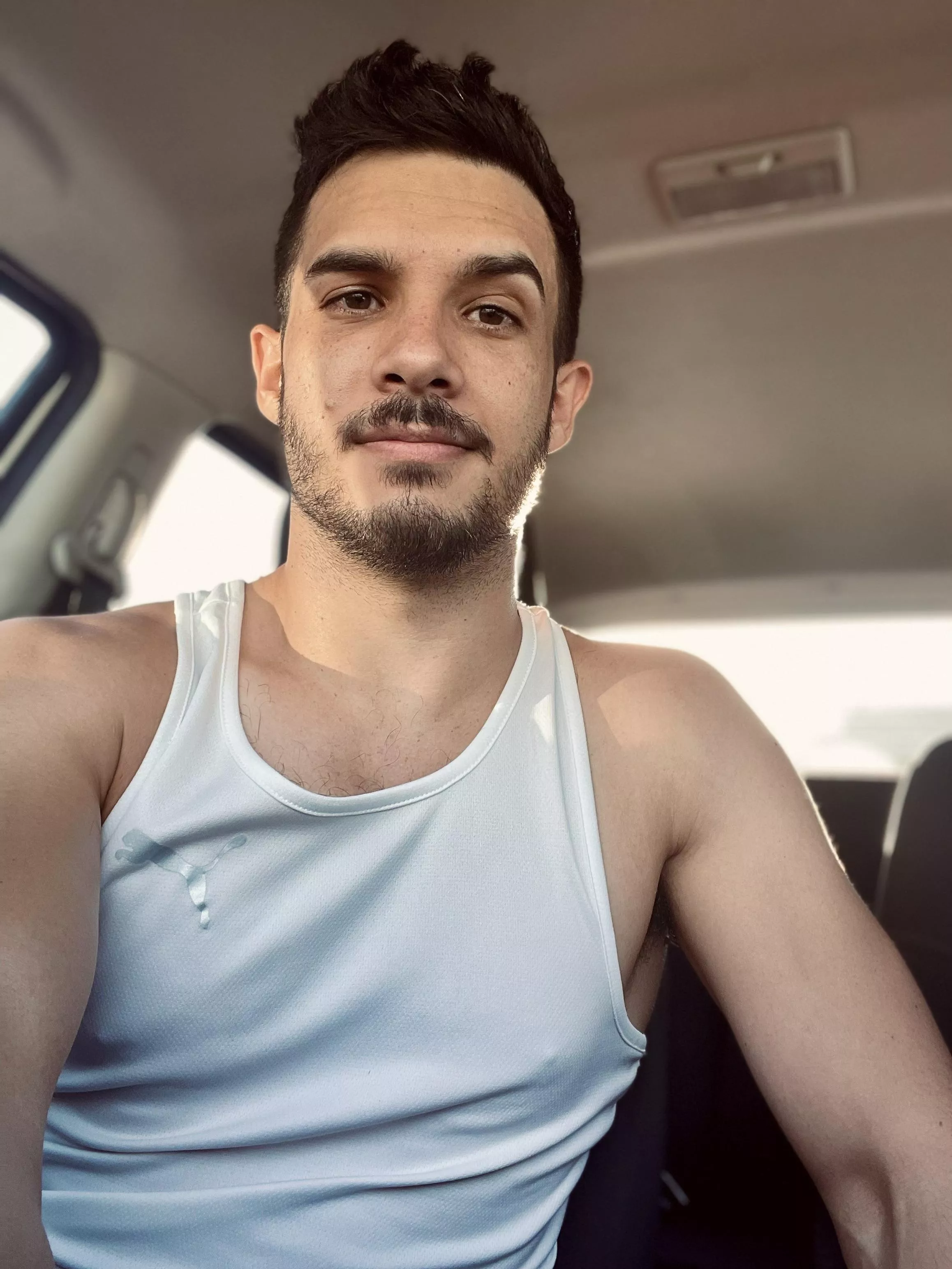 Car selfie before gym posted by silver_SA