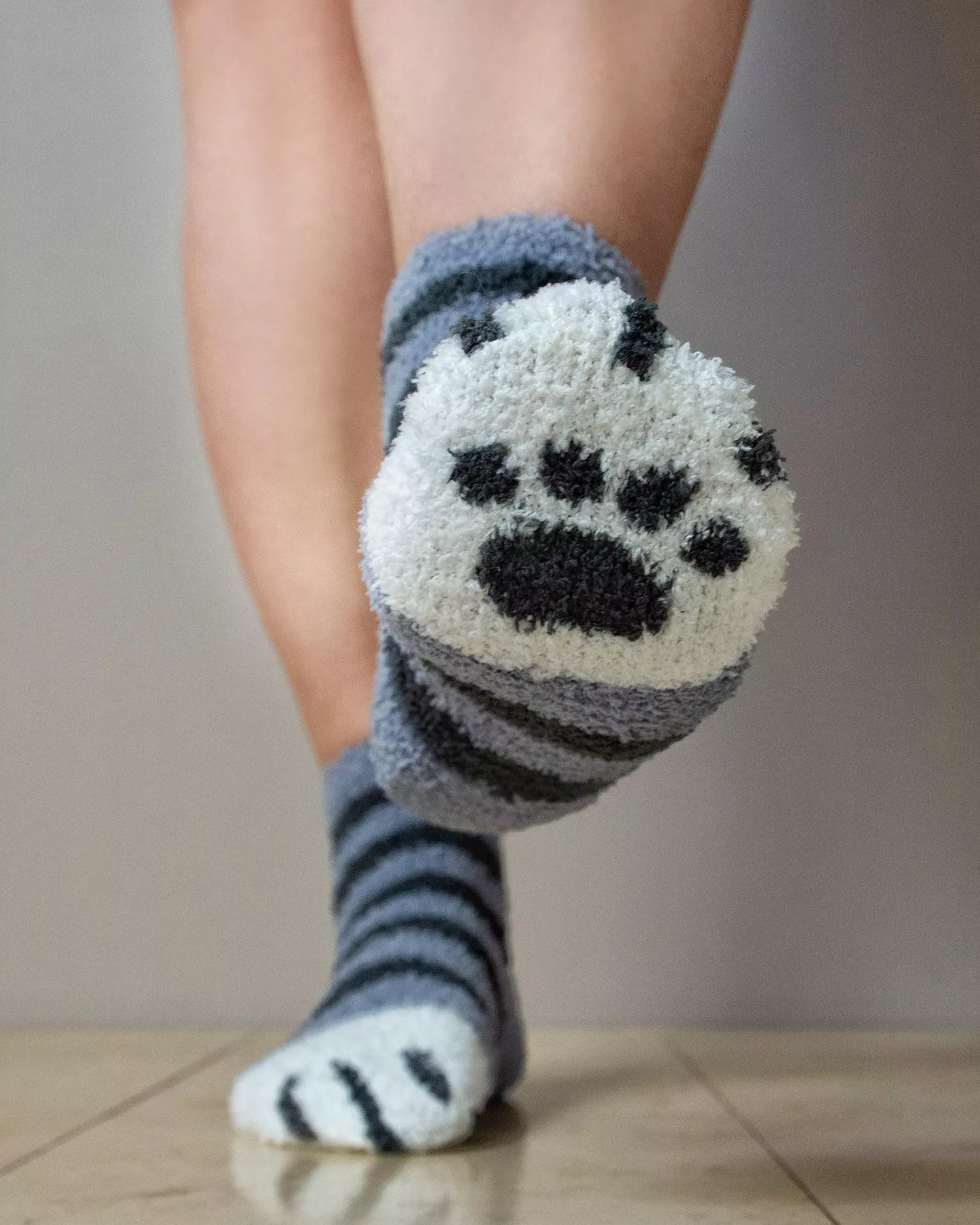 Cat paw socks are my favorite 🐾 posted by Domme_Vesper