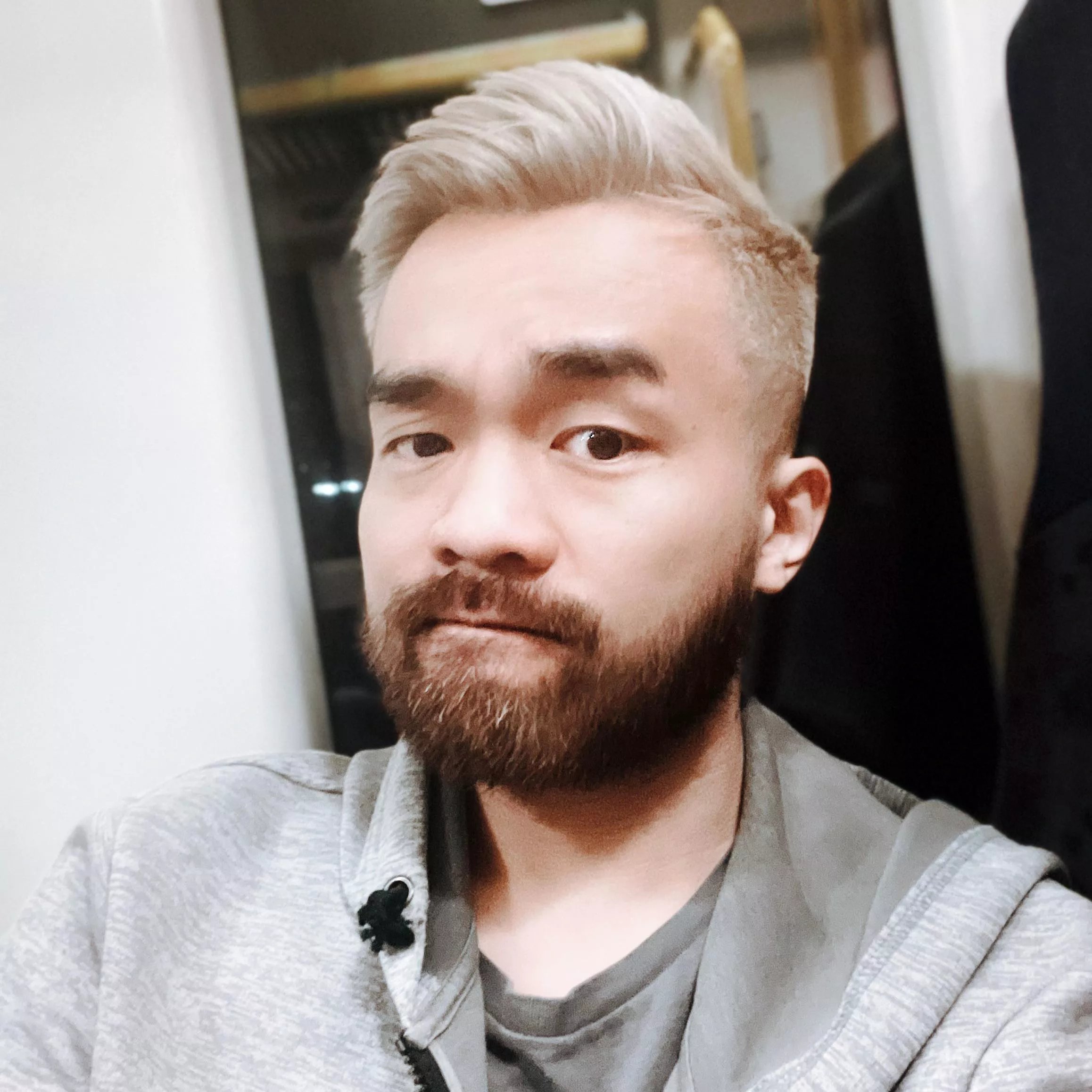 Caught the last train home from a fun evening with some friends 🥰 posted by GeckokidThePaladin