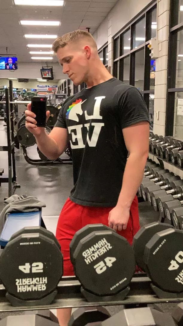 Chest day vibes posted by ConflictBoB