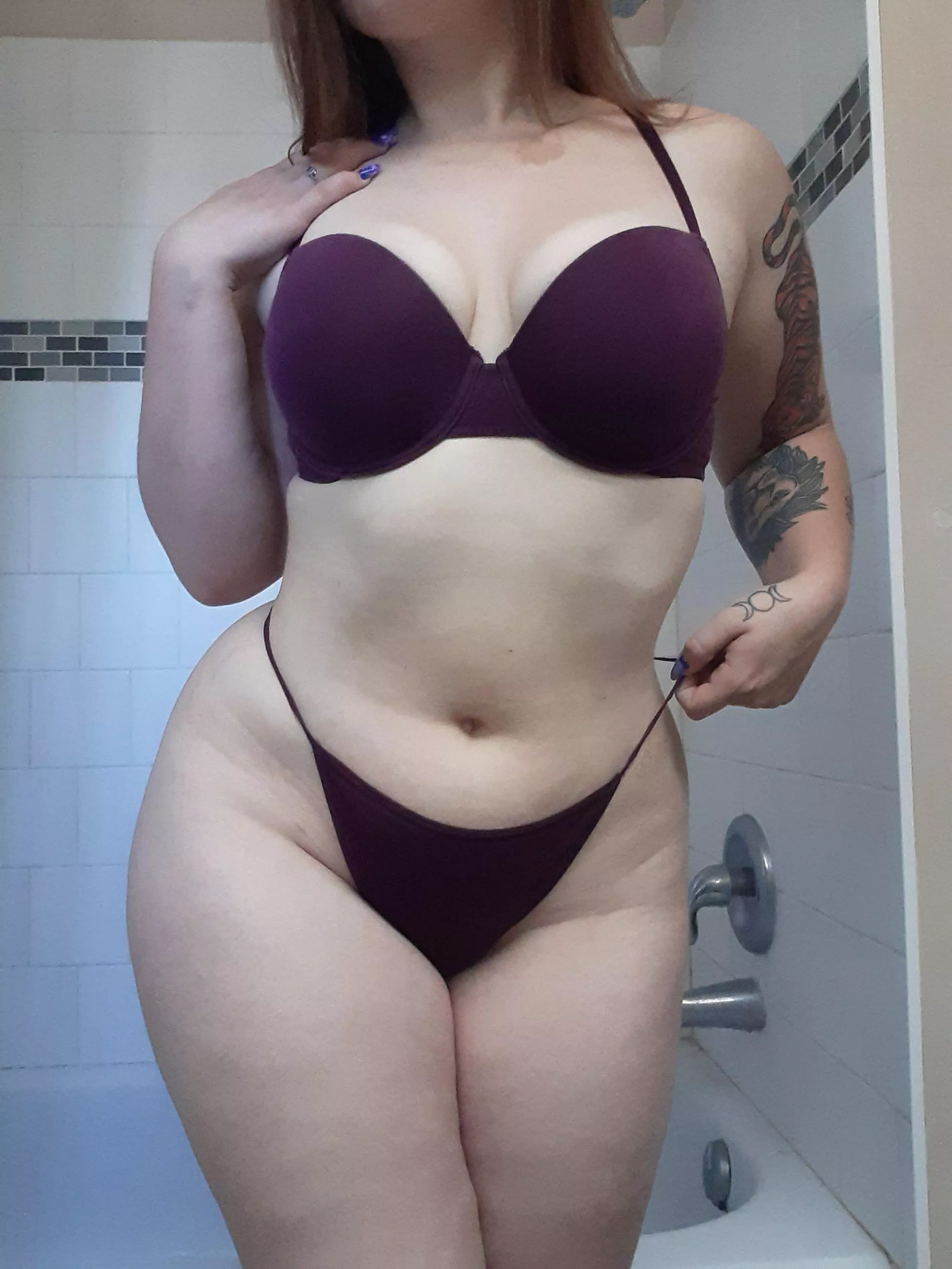 Cute Burgundy set 25[f] posted by LaLionesse