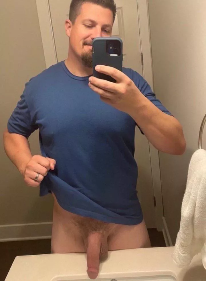 Dadbod dickâ€¦ posted by chestandbacksplit19