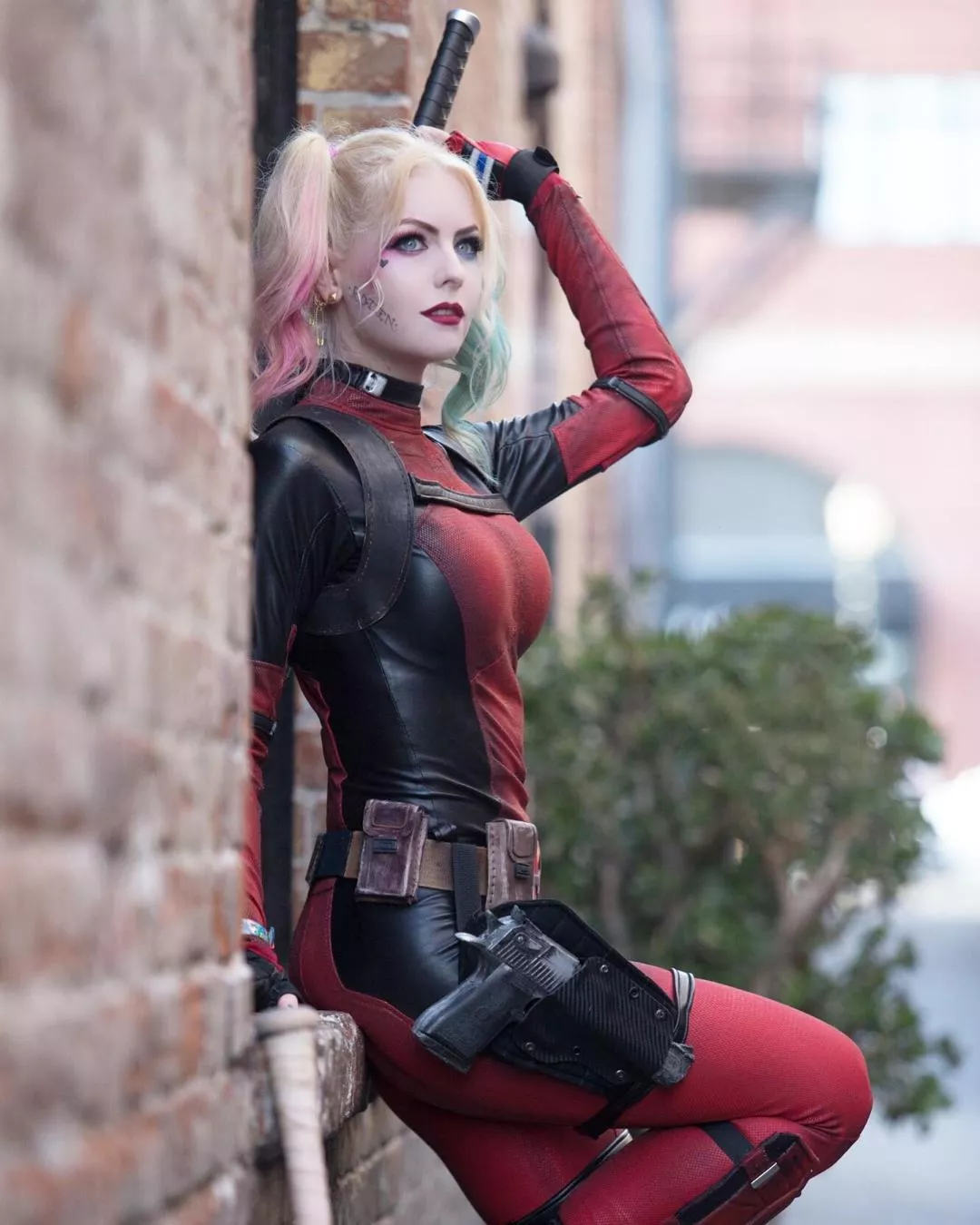 Deadpool/Harley Quinn Mashup by Jessica Chancellor posted by Supercosplaylover