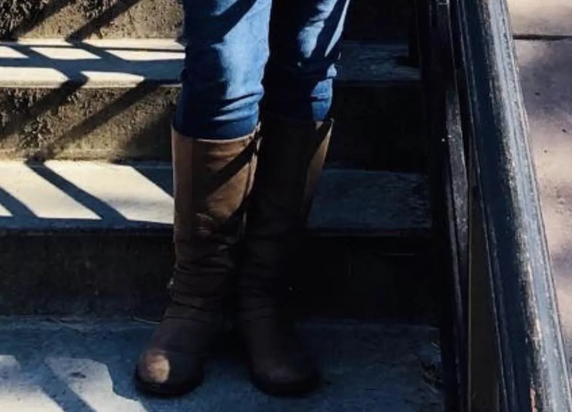 Do y’all know where can I find boots like this? Thank you! posted by Questionanswerercwu