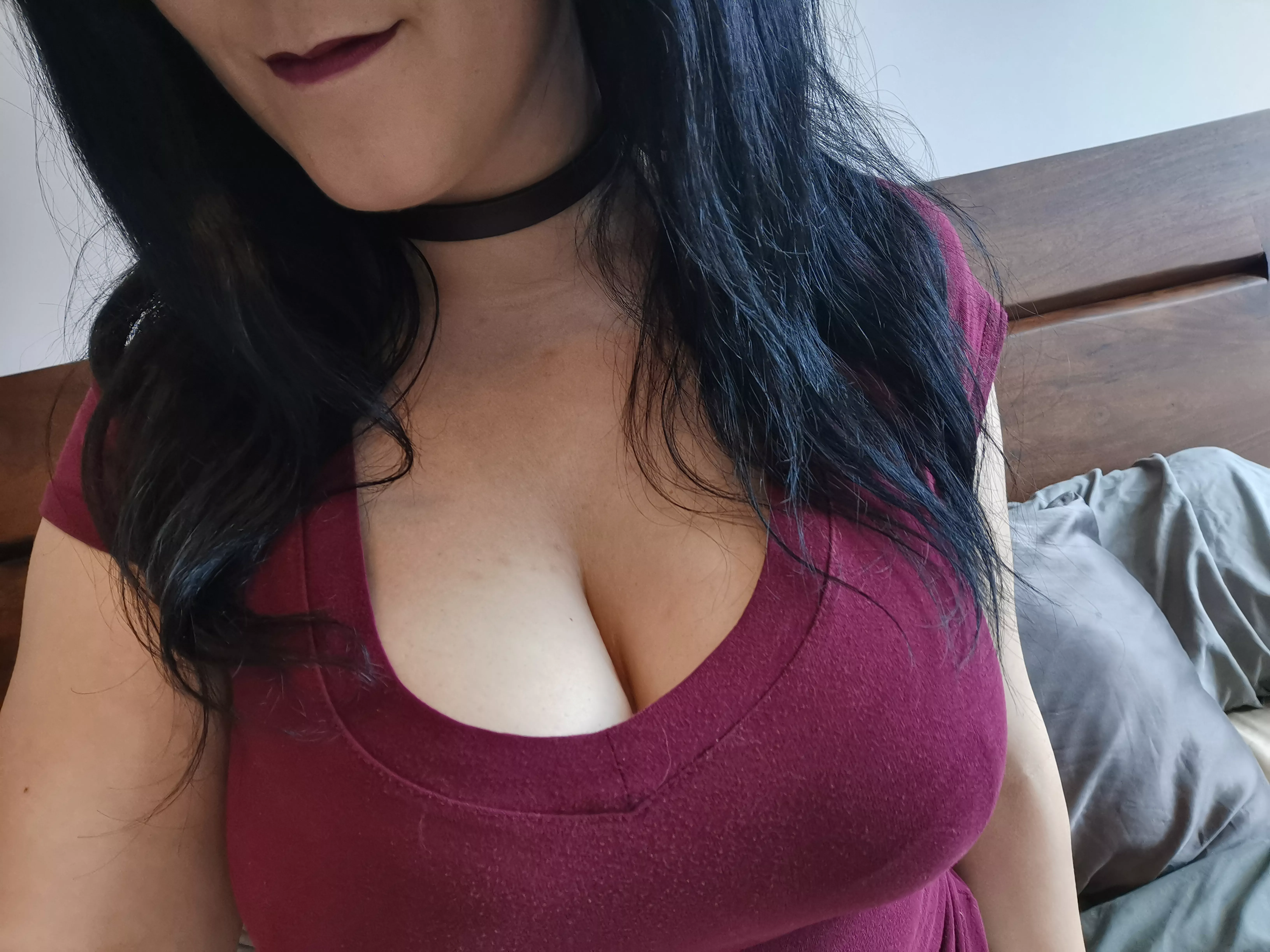 Do you like cheeky smiles with your cleavage? posted by Thelochnesscumslut