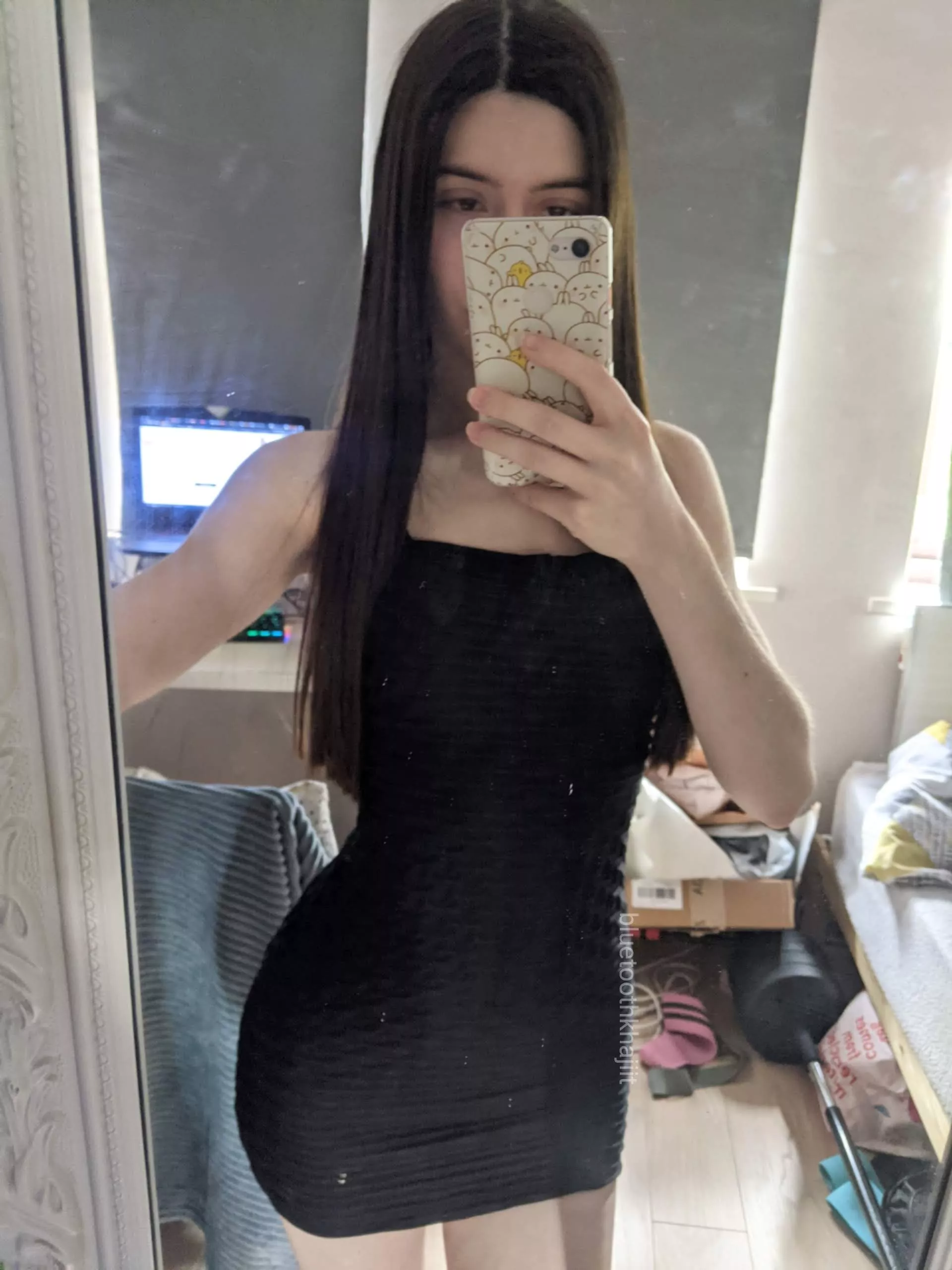 Do you like my new dress? posted by bluetoothkhajiit