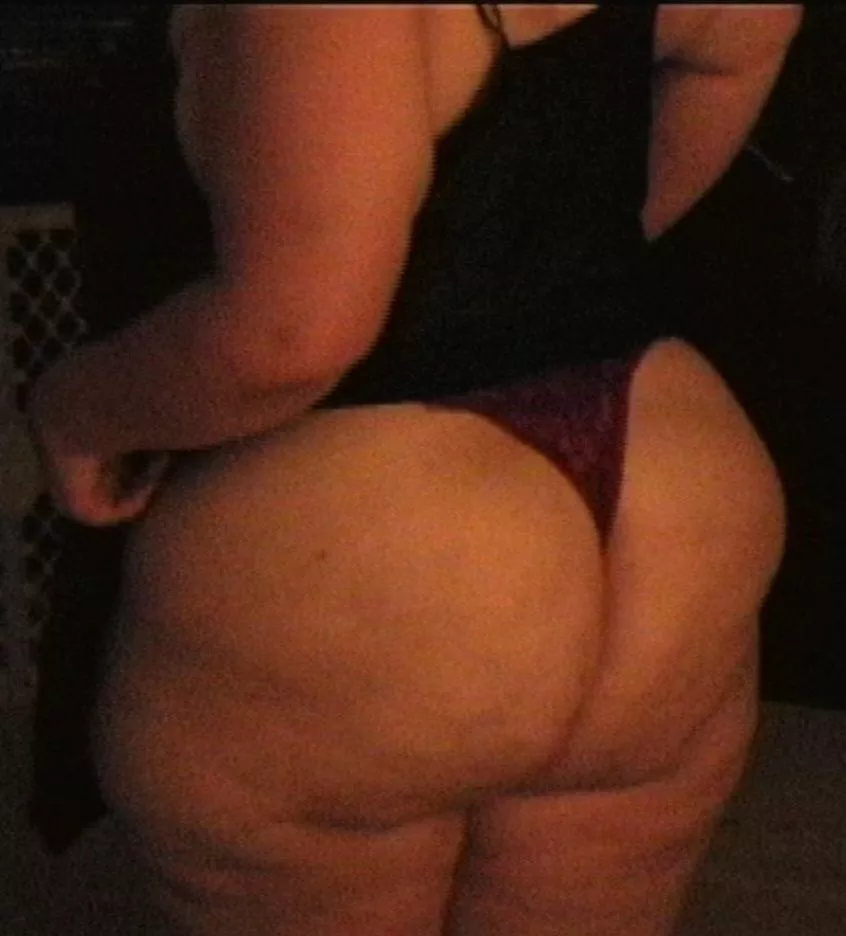 do you want a piece of mommy's cake posted by zoeysjuicybooty