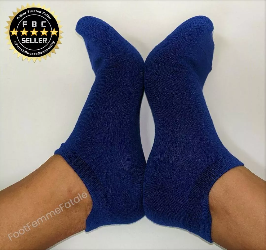 Don't be so blue. What better way to wake up! 😘 posted by FootFemmeFatale