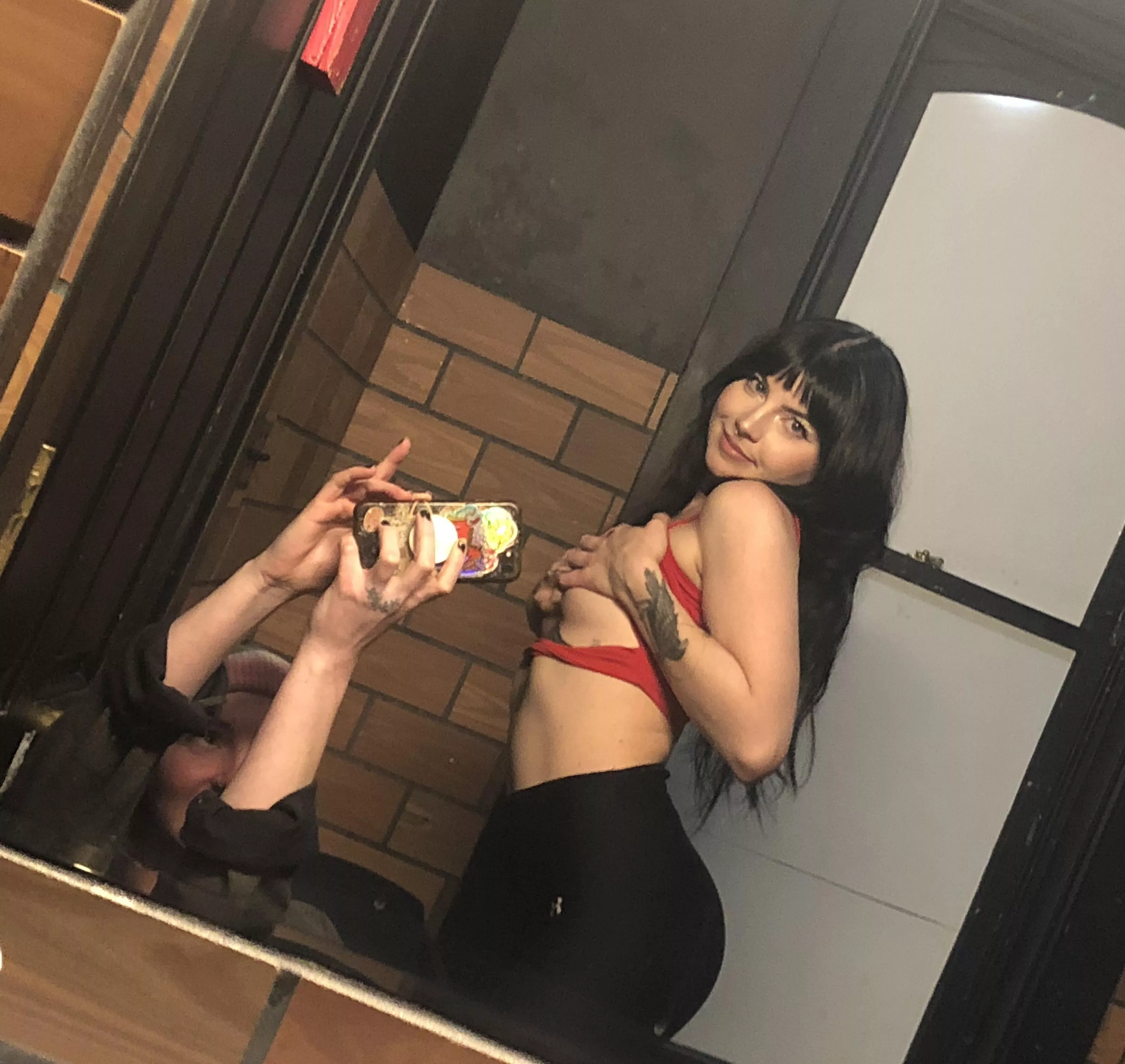 Emo girls get hammered and takes topless pics in bath bathroom ðŸ˜‚ðŸ˜‚ðŸ™ðŸ» posted by Cherrybaby_1