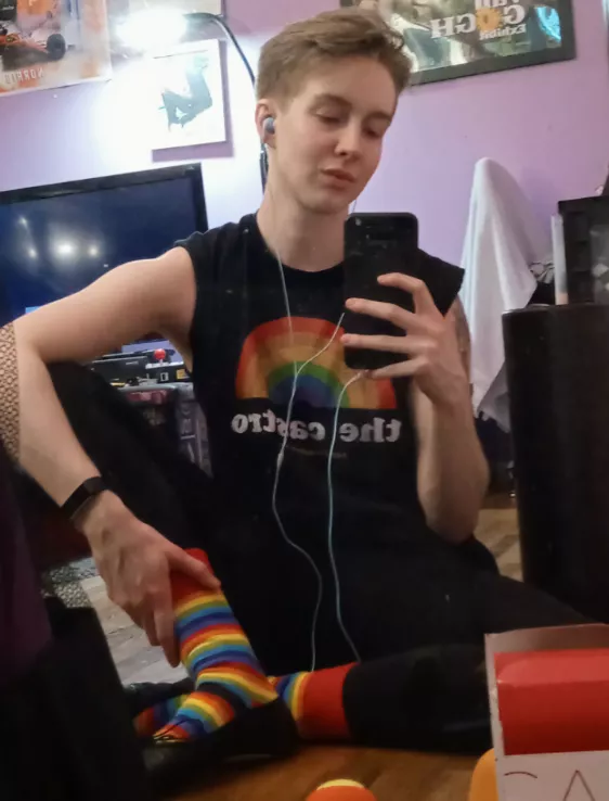 Every day is a good day for ballet, Happy Pride bros 🏳️‍🌈 posted by garbanzoqueen