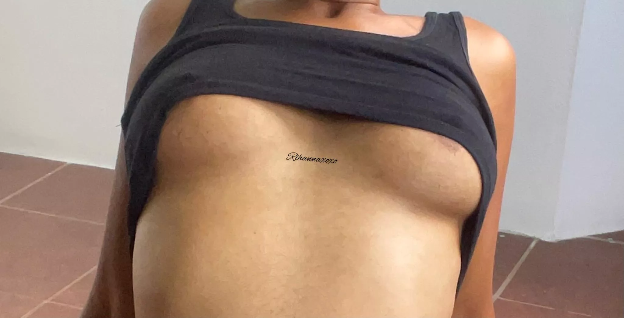 Everyone loves a little underboob posted by Rihannaxoxo