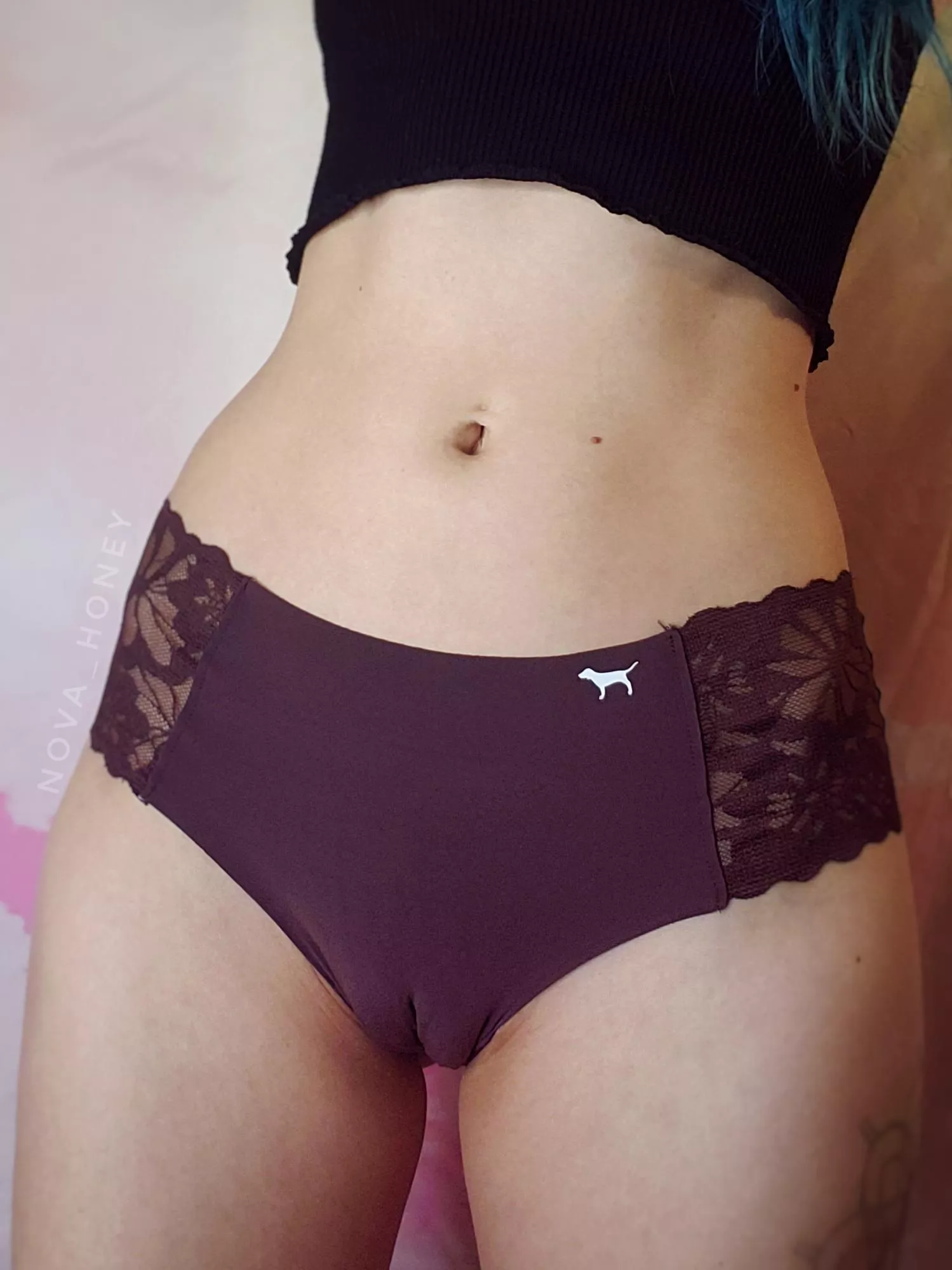 [f] a wild cameltoe appeared! posted by nova_honey