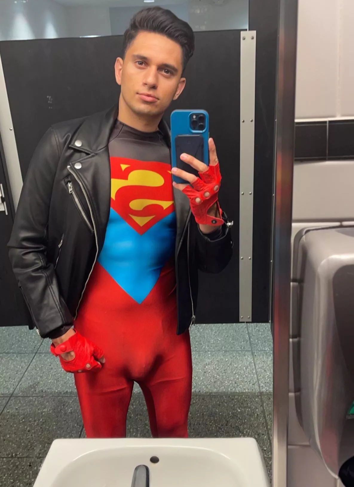 Giving latino 🇨🇴 Superboy. I sewed this costume myself! Should I make more? posted by Colombianonico