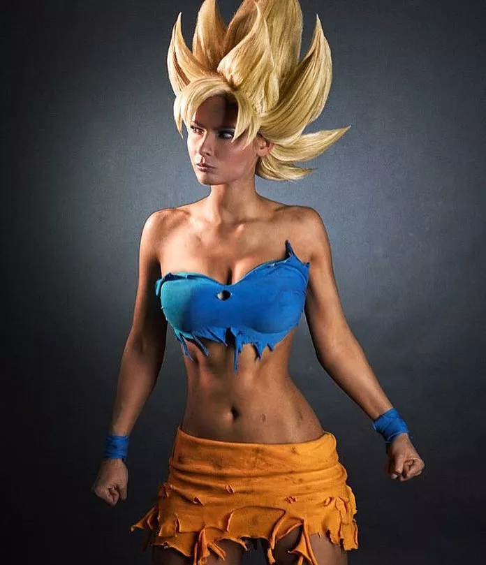 Goku, by JannetIncosplay.~ posted by JannetIncosplay