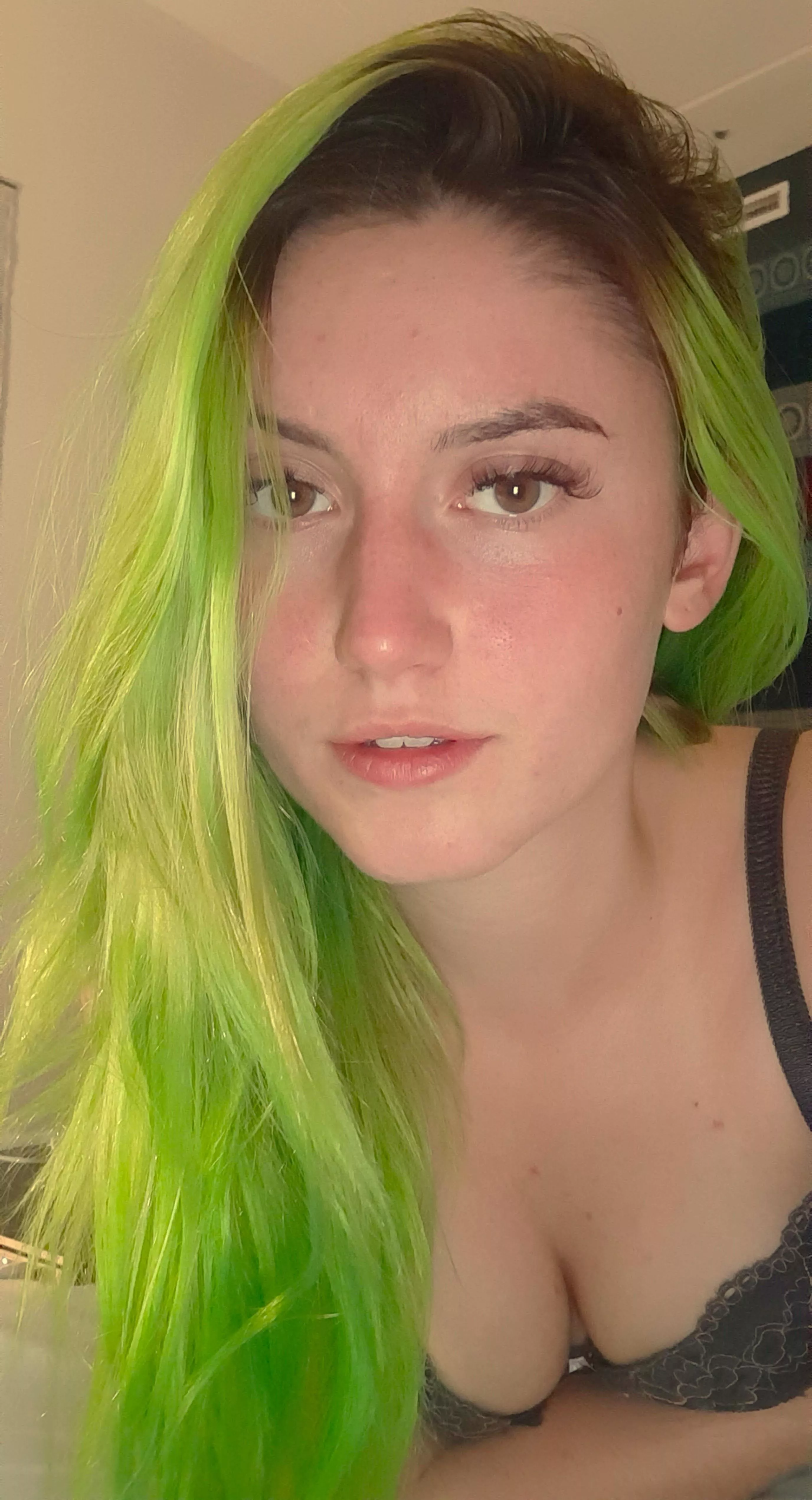 Green would be by far my favorite hair color on me ðŸ’šðŸ¤© posted by solis-goddess