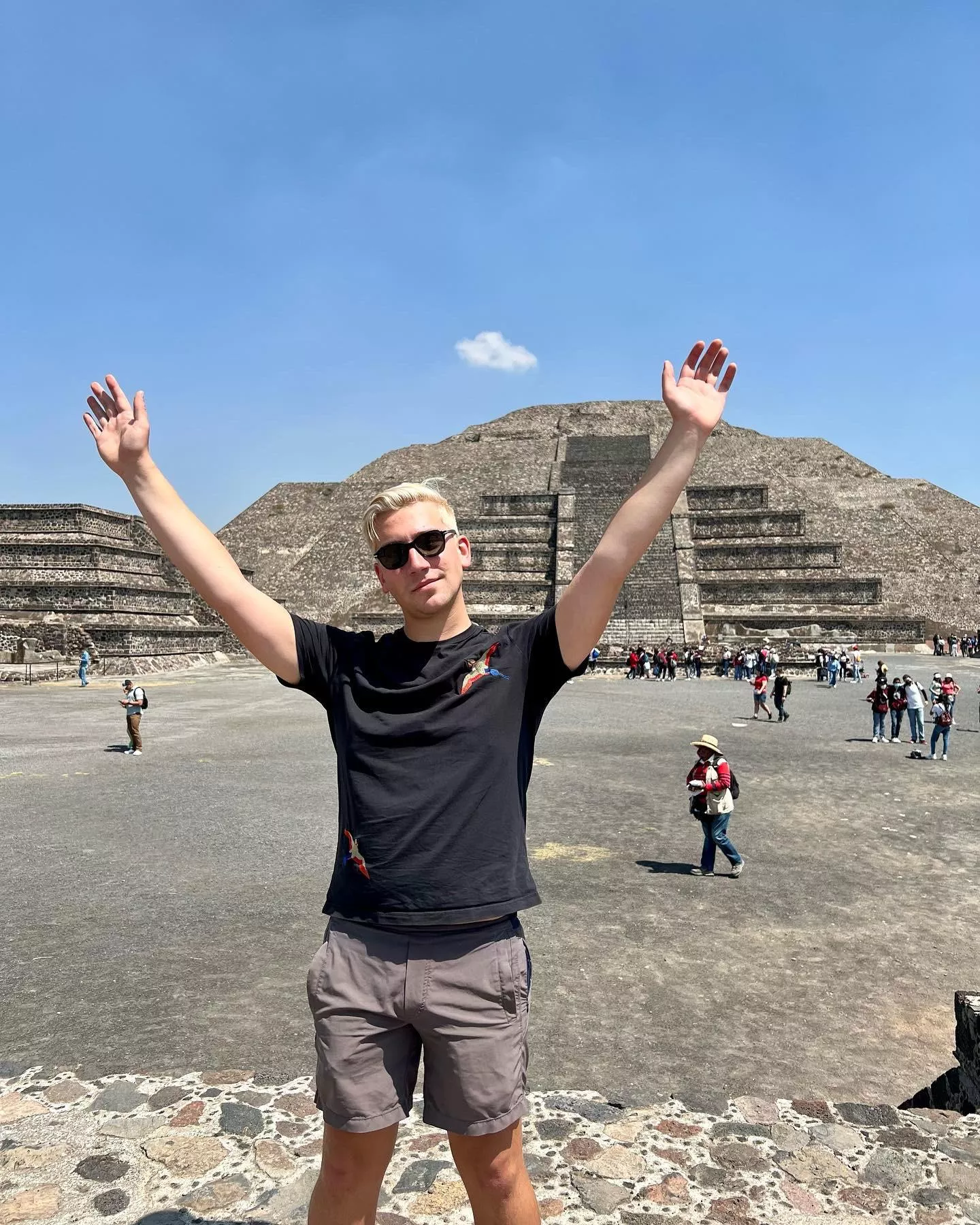 greetings from teotihuacán posted by yanklondonboy