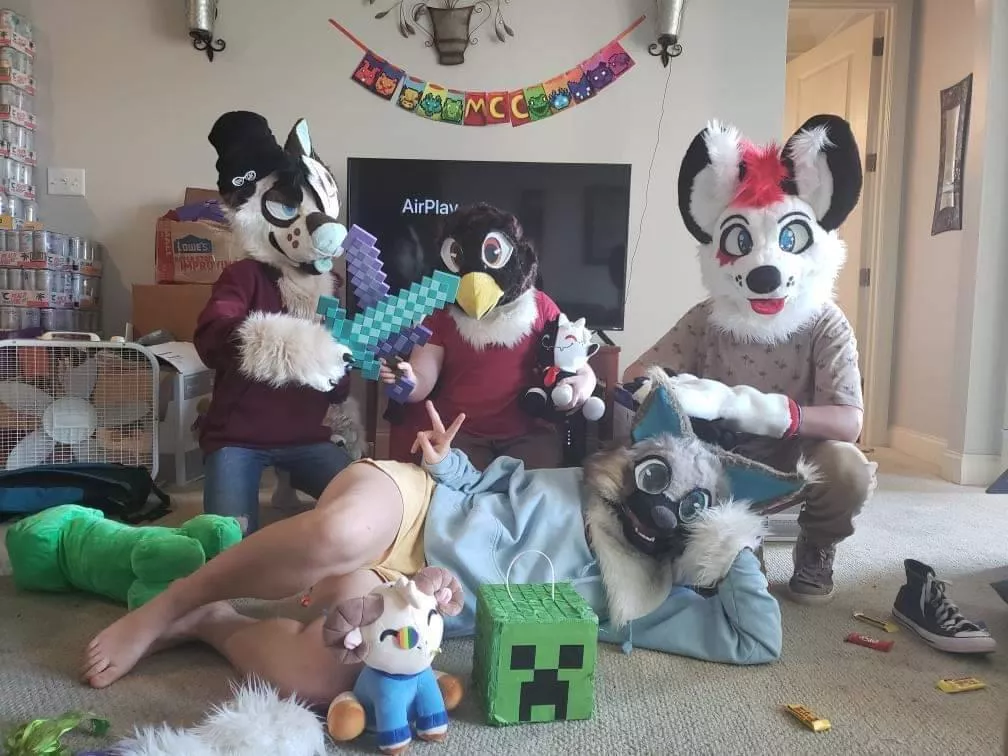 Had a Minecraft party With my friends posted by peachylightz