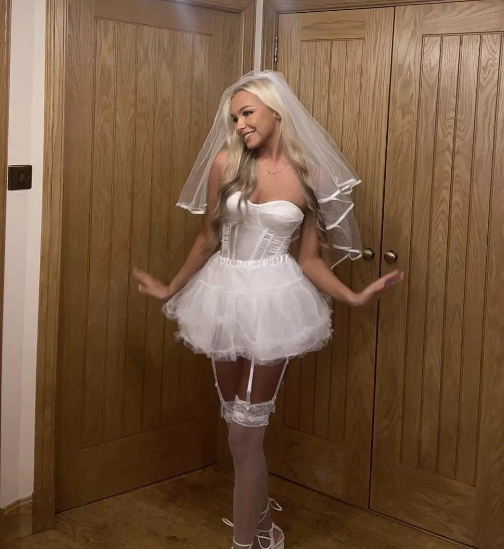 Halloween Bride posted by TheChavAddict