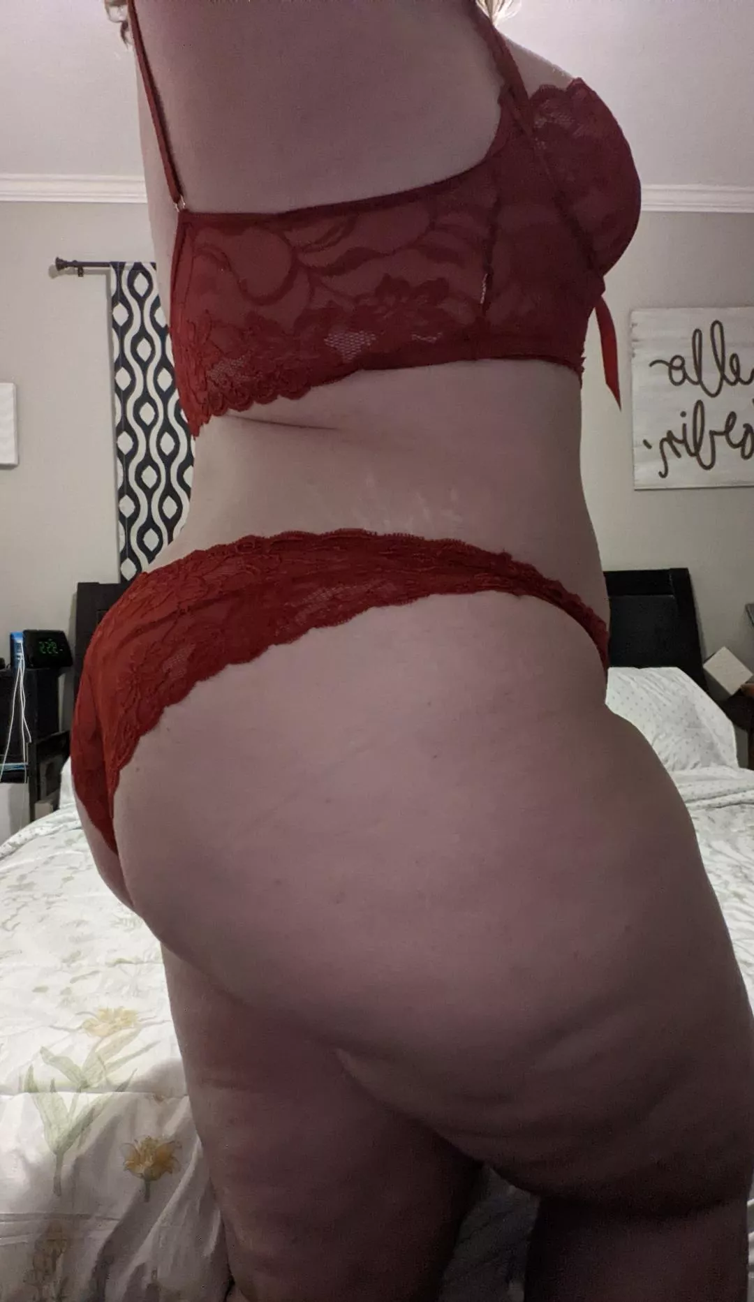 hese curves can be pretty fun. want to come see for yourself? posted by strwbrycheesecake