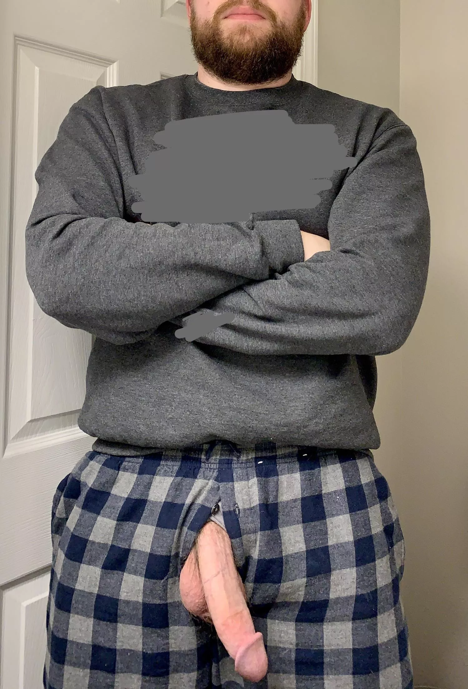 Hope you like my plaid pajamas. [35] posted by icytonight500