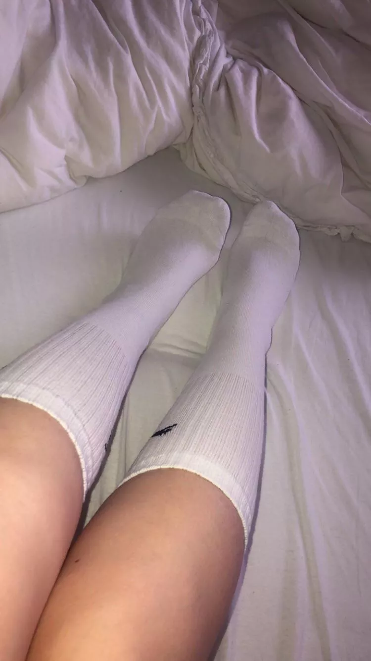 how do these socks look on my small pretty feet ? 👀 [female,18] posted by AbsentD4d