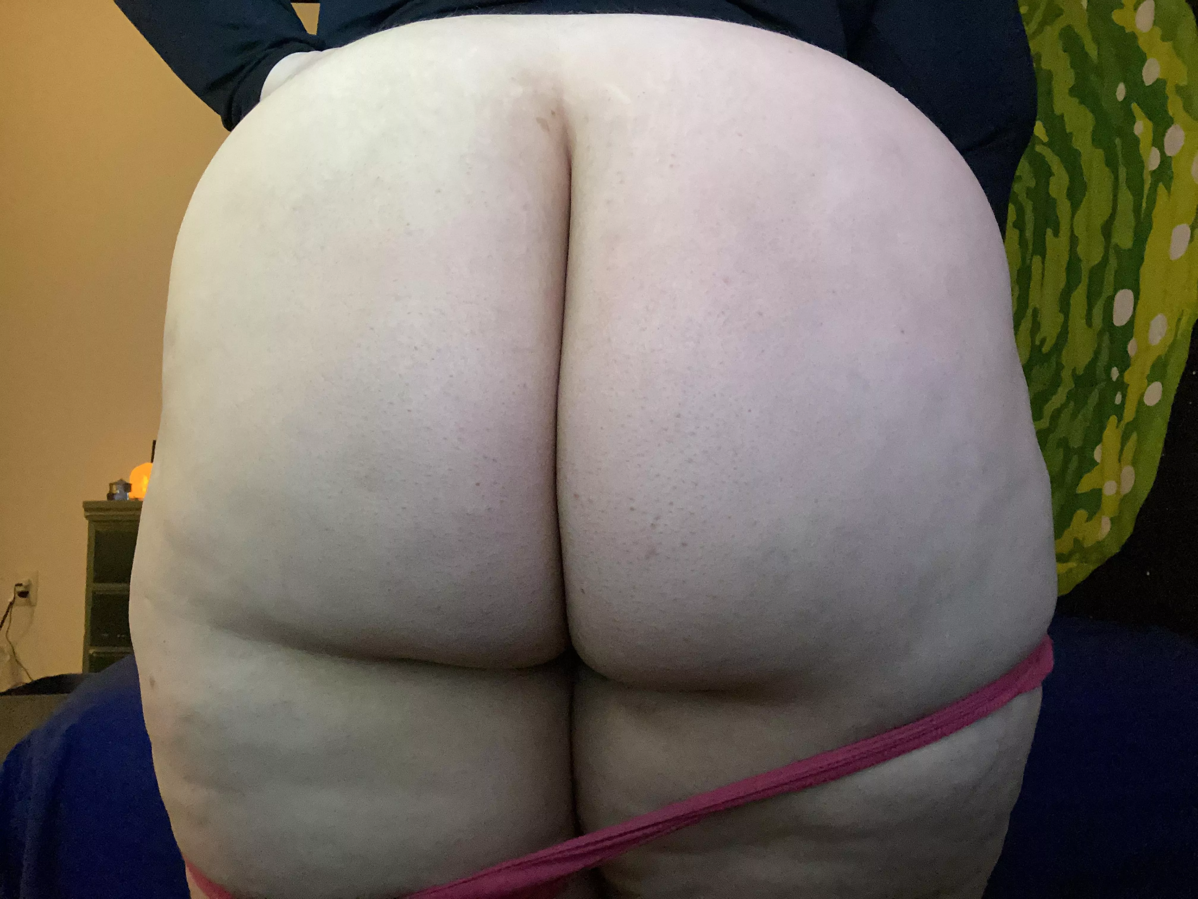 How hard does my fat ass make you? ðŸ‘ðŸ˜ðŸ¥° posted by MagmaSamurai