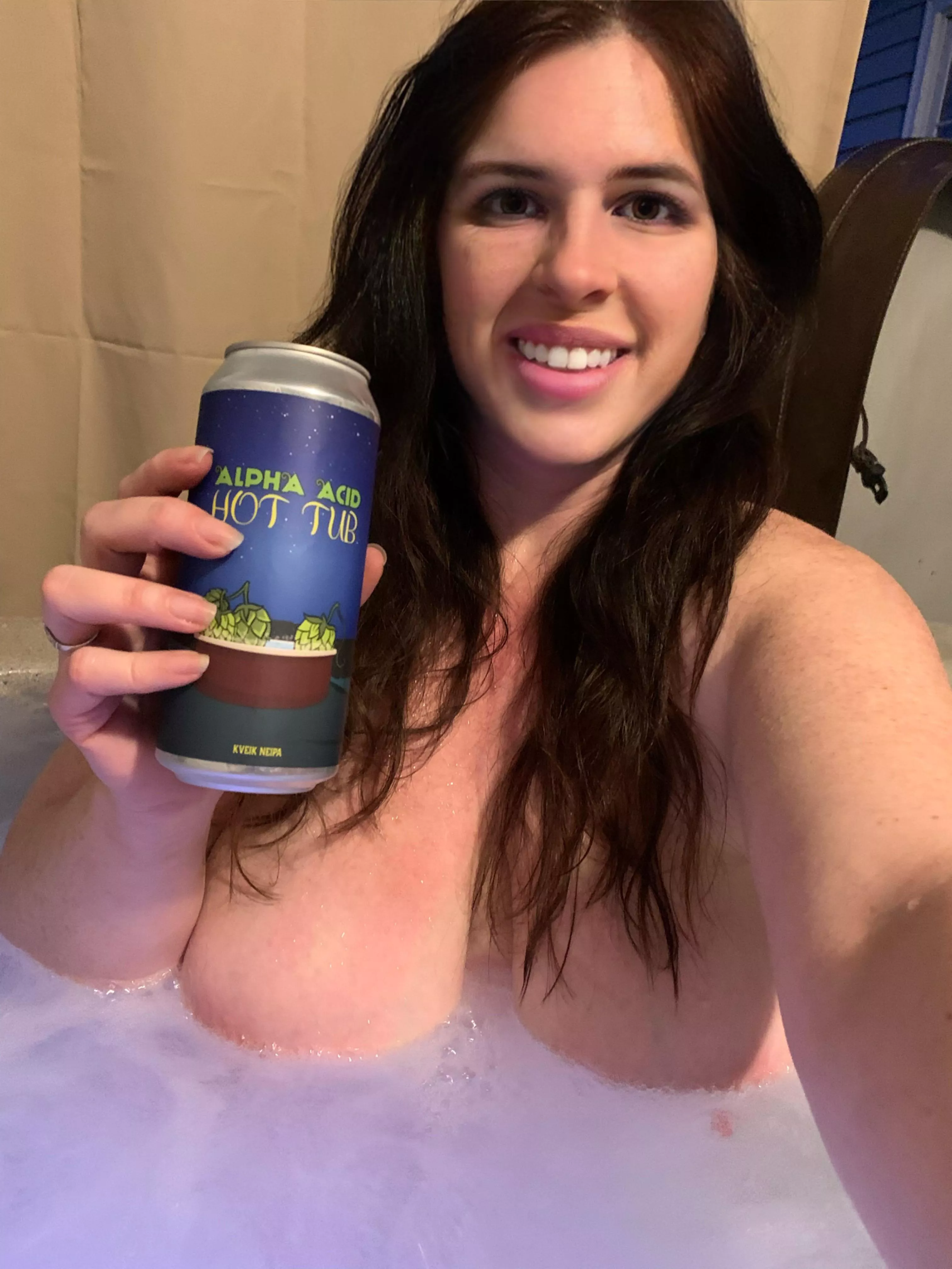 I found the appropriate beer for sitting in the hot tub after work. Kettlehead is one of my favorite breweries in NH. posted by Granitestaterxxx