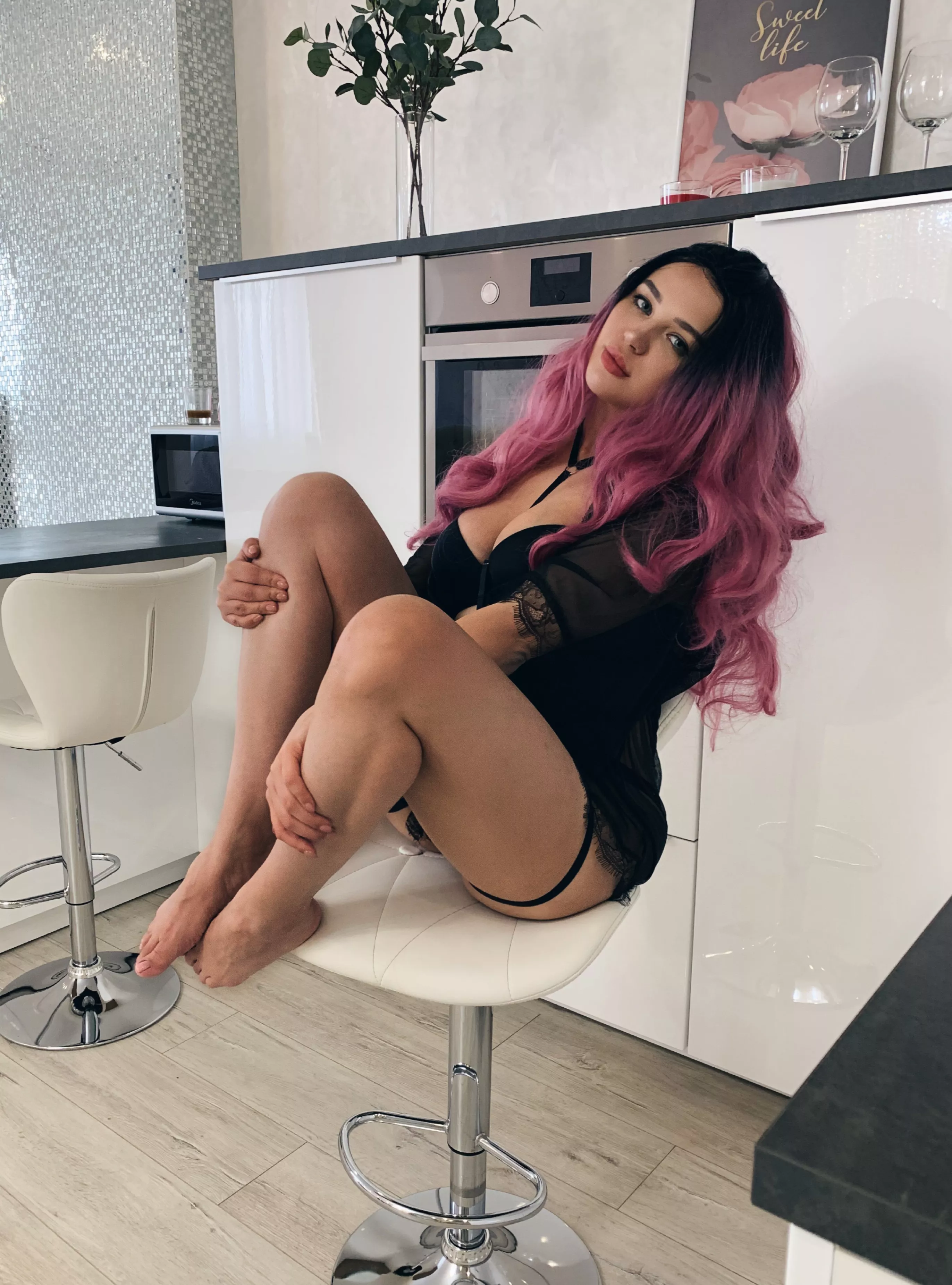 I know you love to be dominated by a powerful, petite woman. posted by ShokPlay