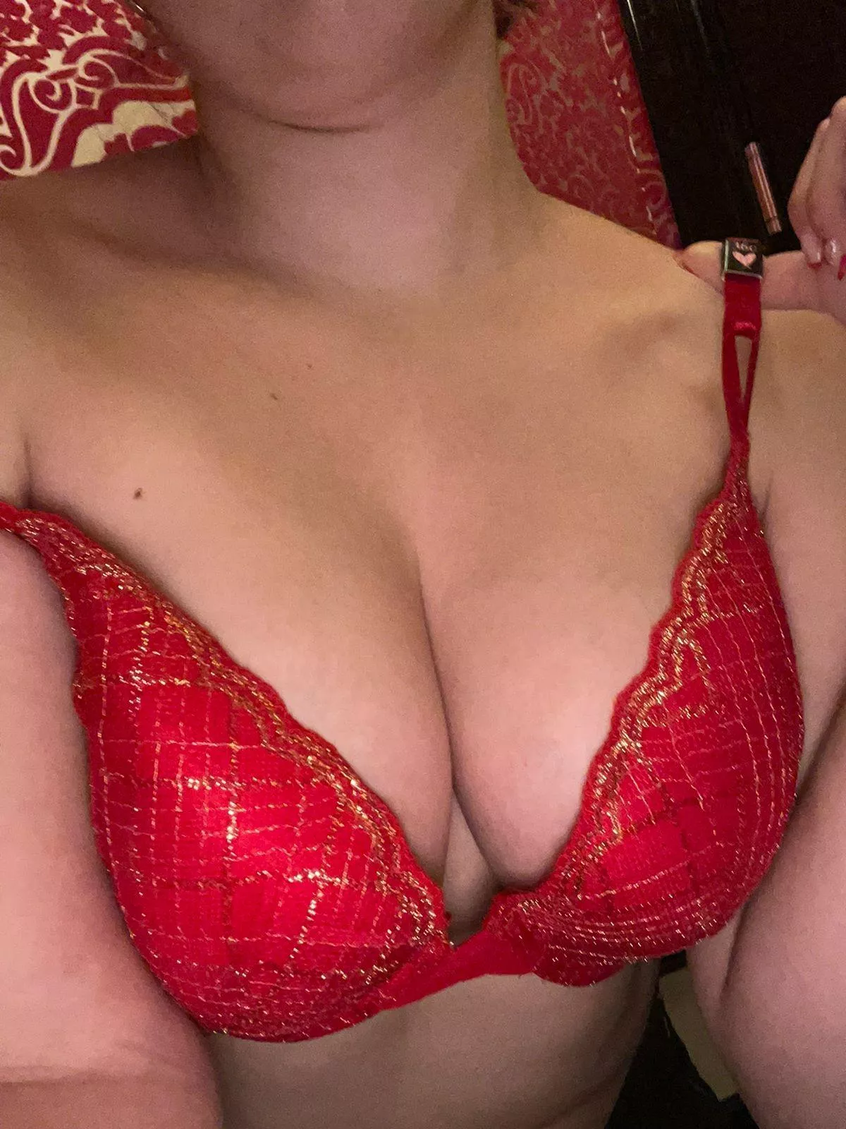 I think you can cum all over my tits posted by rrre1