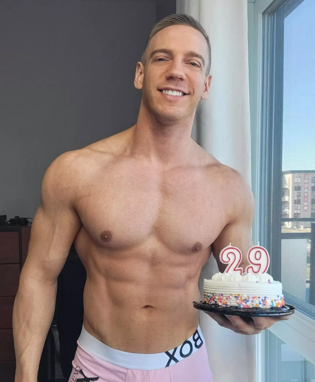 it's my Bday ! 🥳 posted by John_fitness91